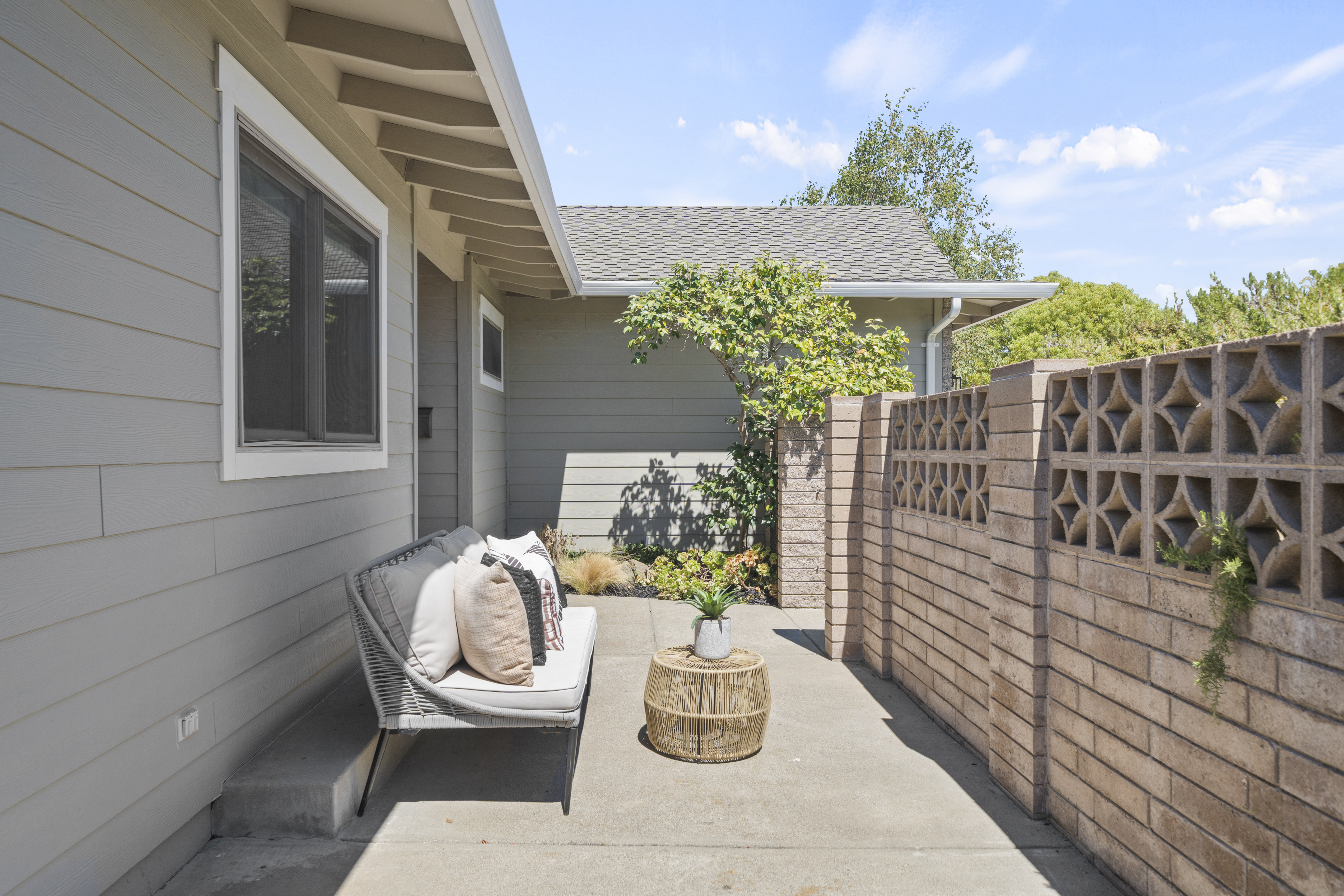 2369 Castillejo Way 