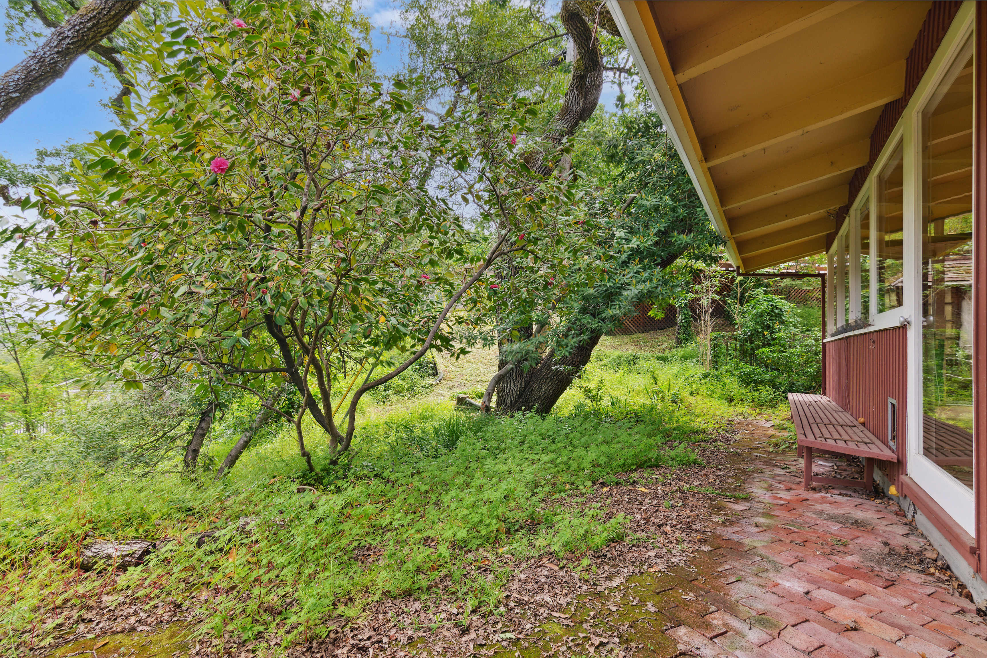 3736 Highland Road 