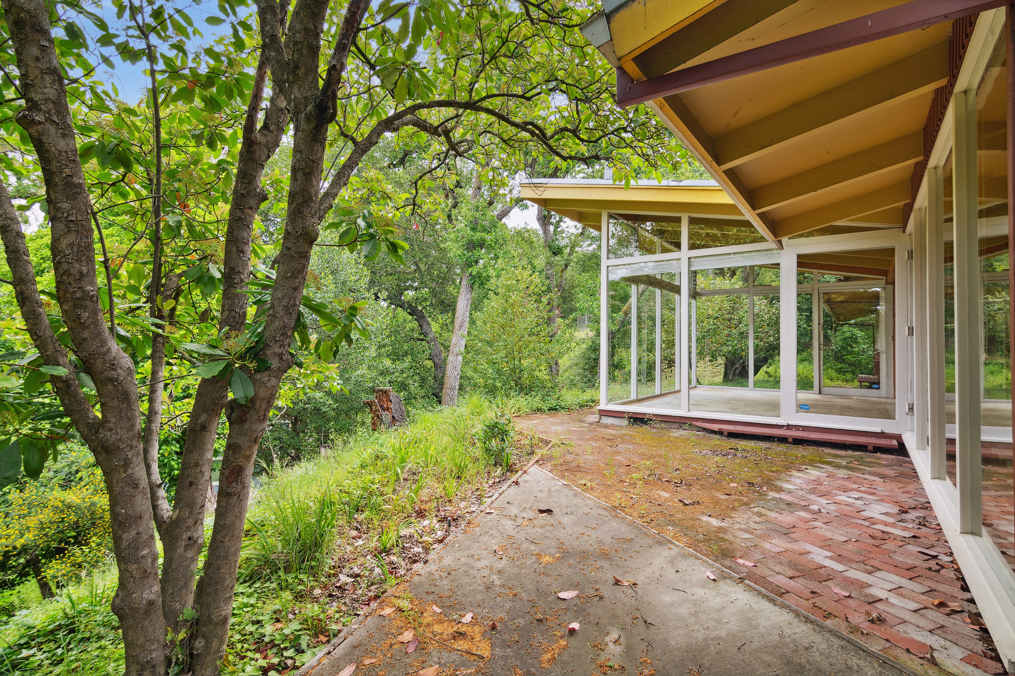 3736 Highland Road 