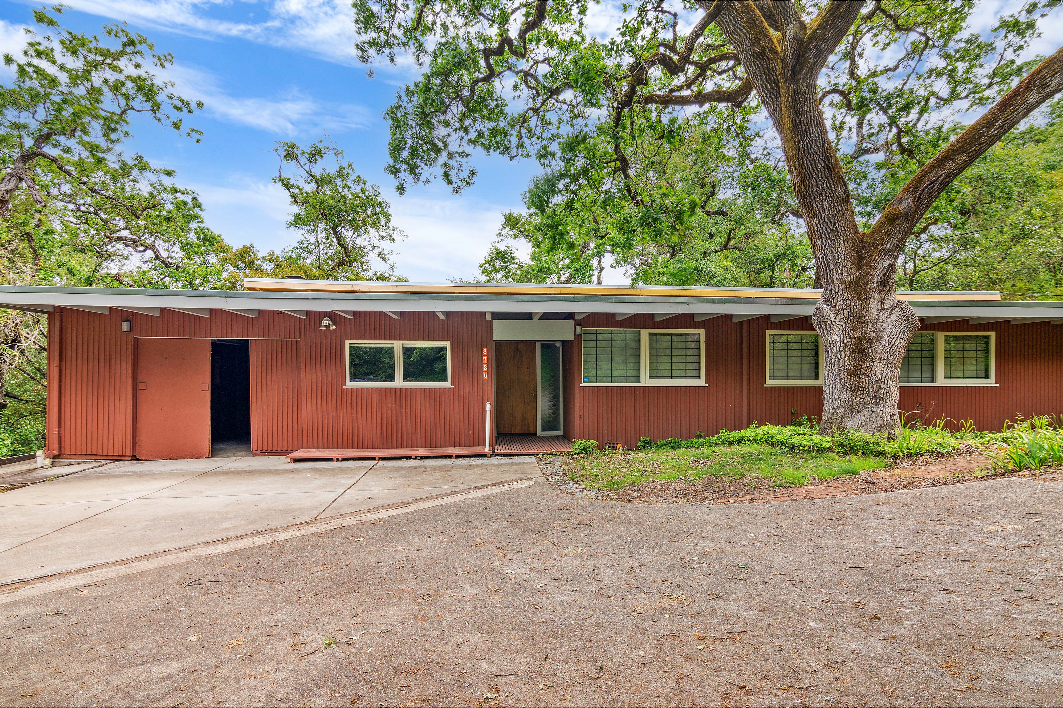 3736 Highland Road 