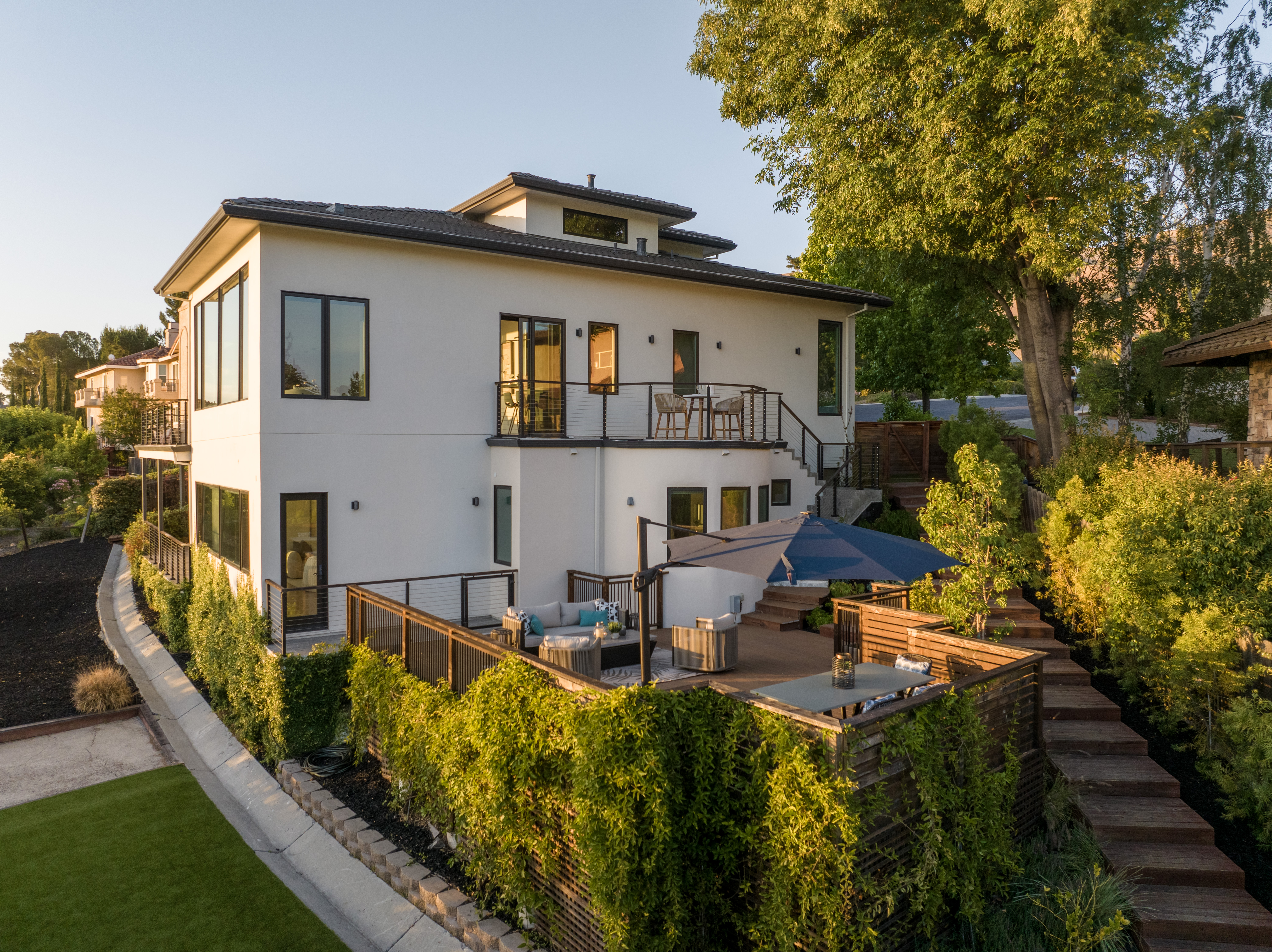 1615 Vinehill Court 