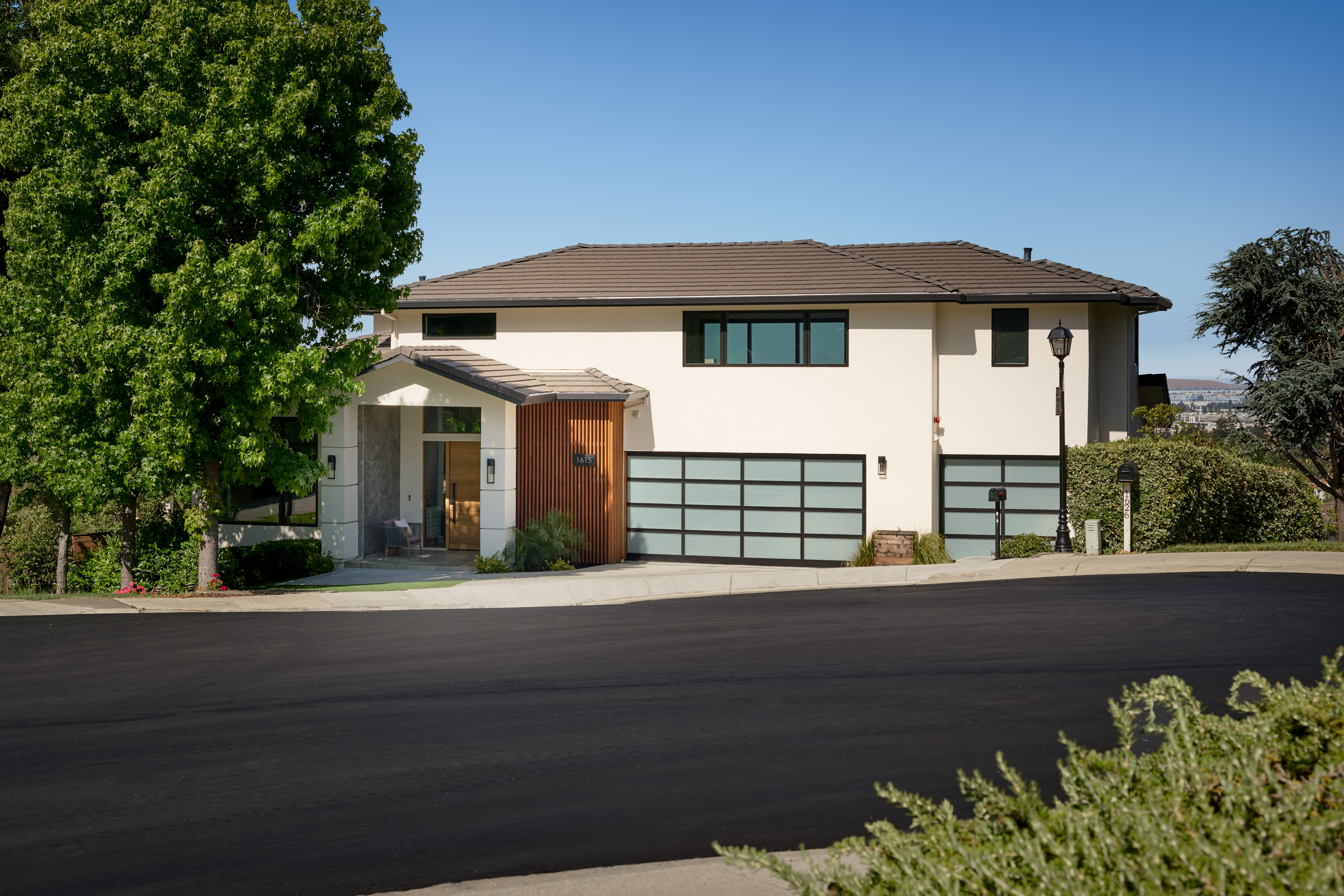 1615 Vinehill Court 