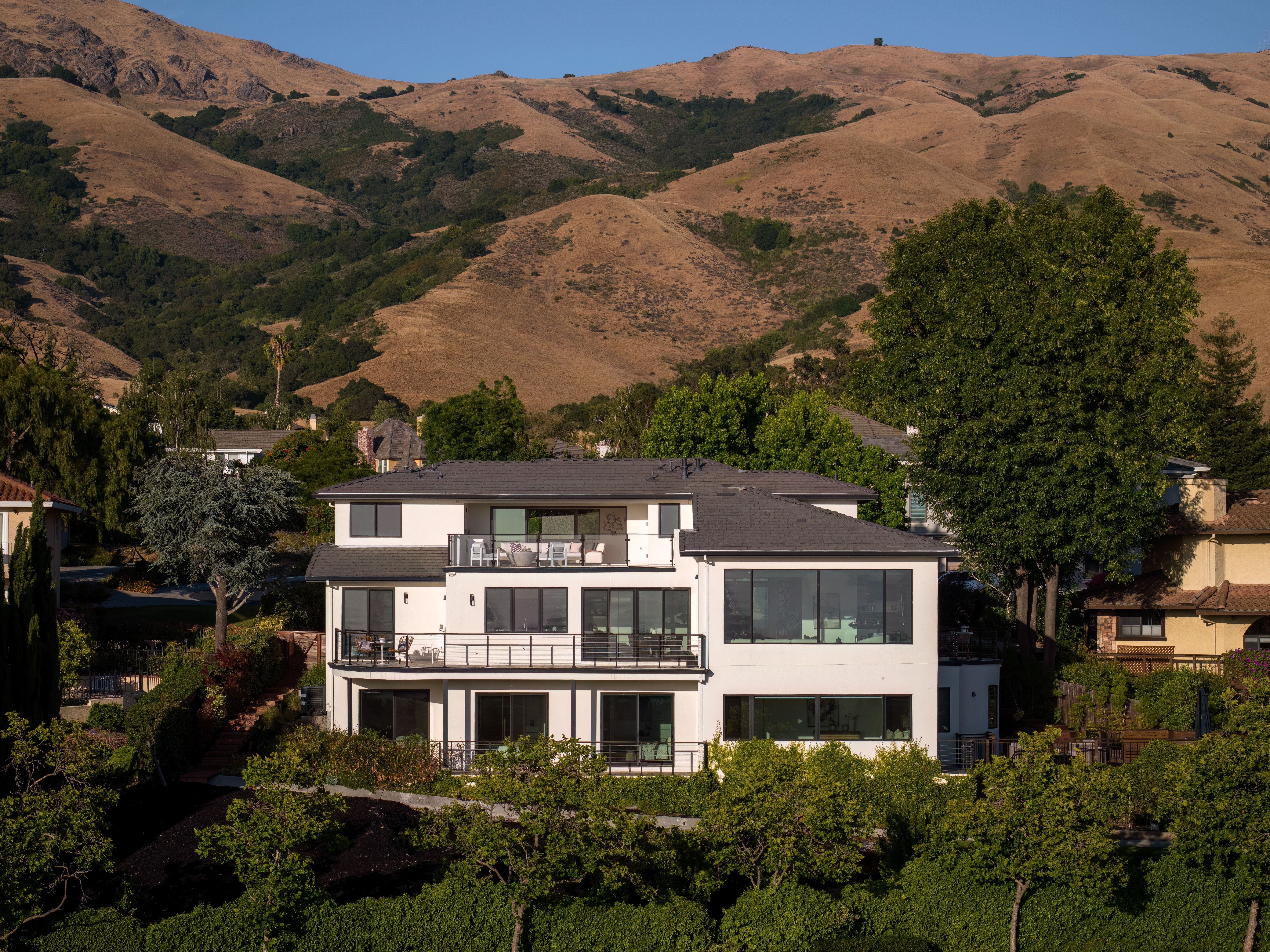 1615 Vinehill Court 