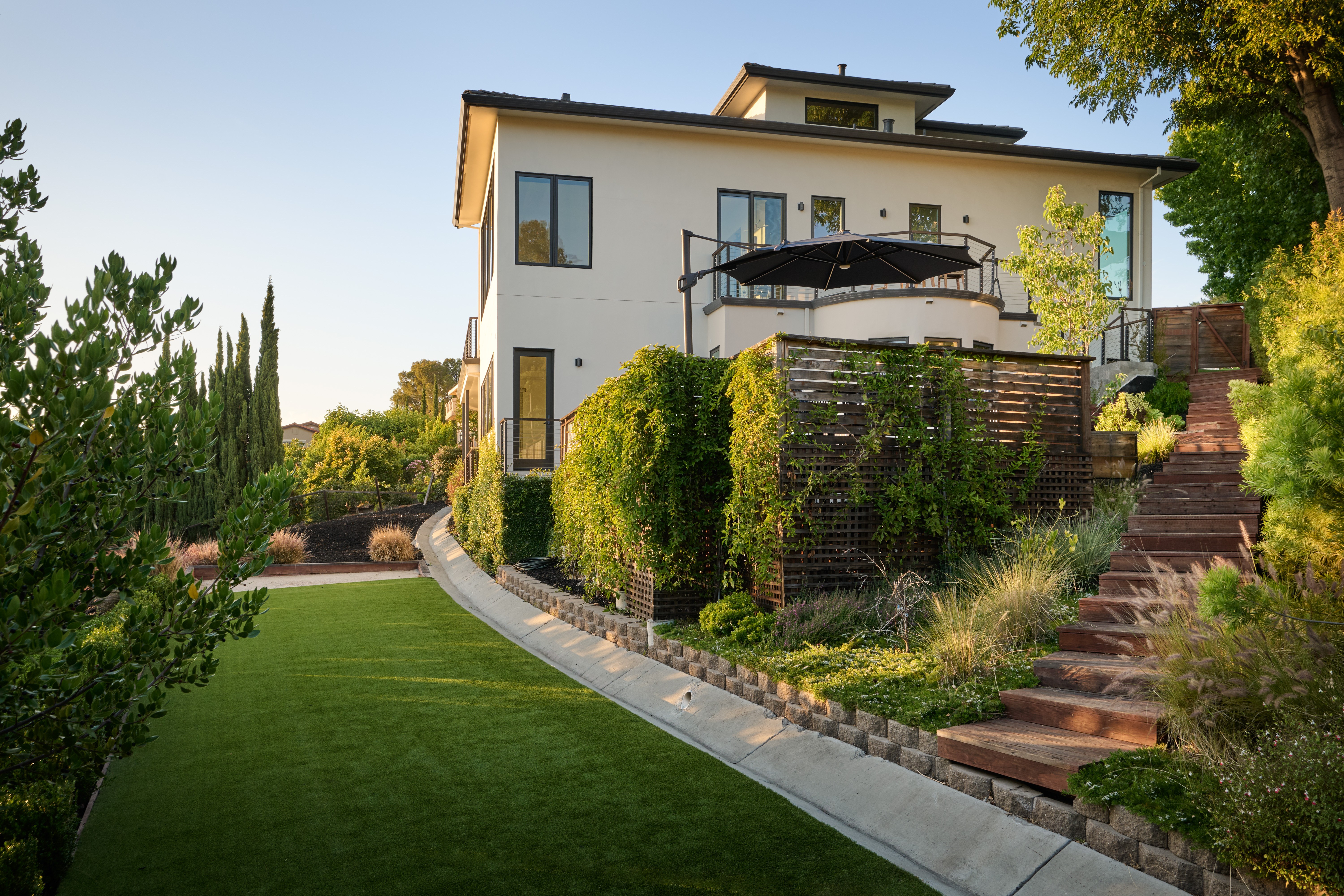 1615 Vinehill Court 