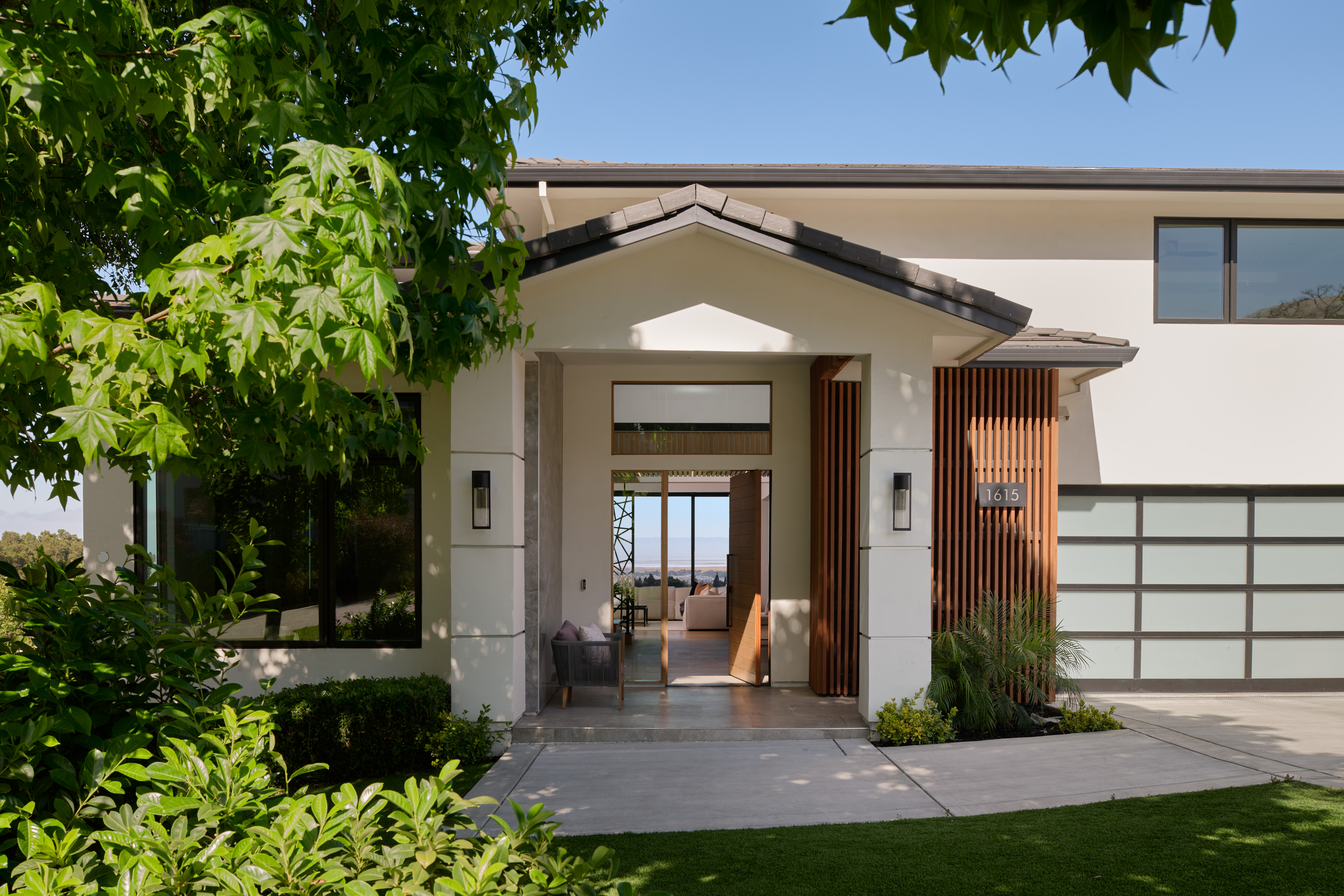 1615 Vinehill Court 