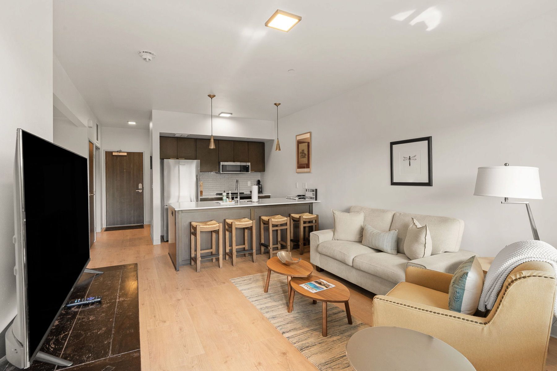 718 W Babcock Street , 403