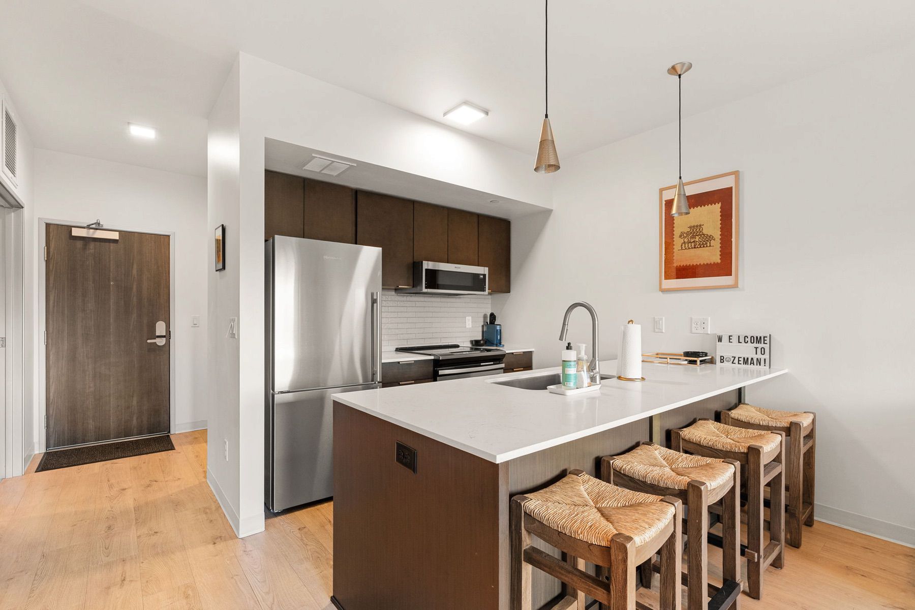 718 W Babcock Street , 403