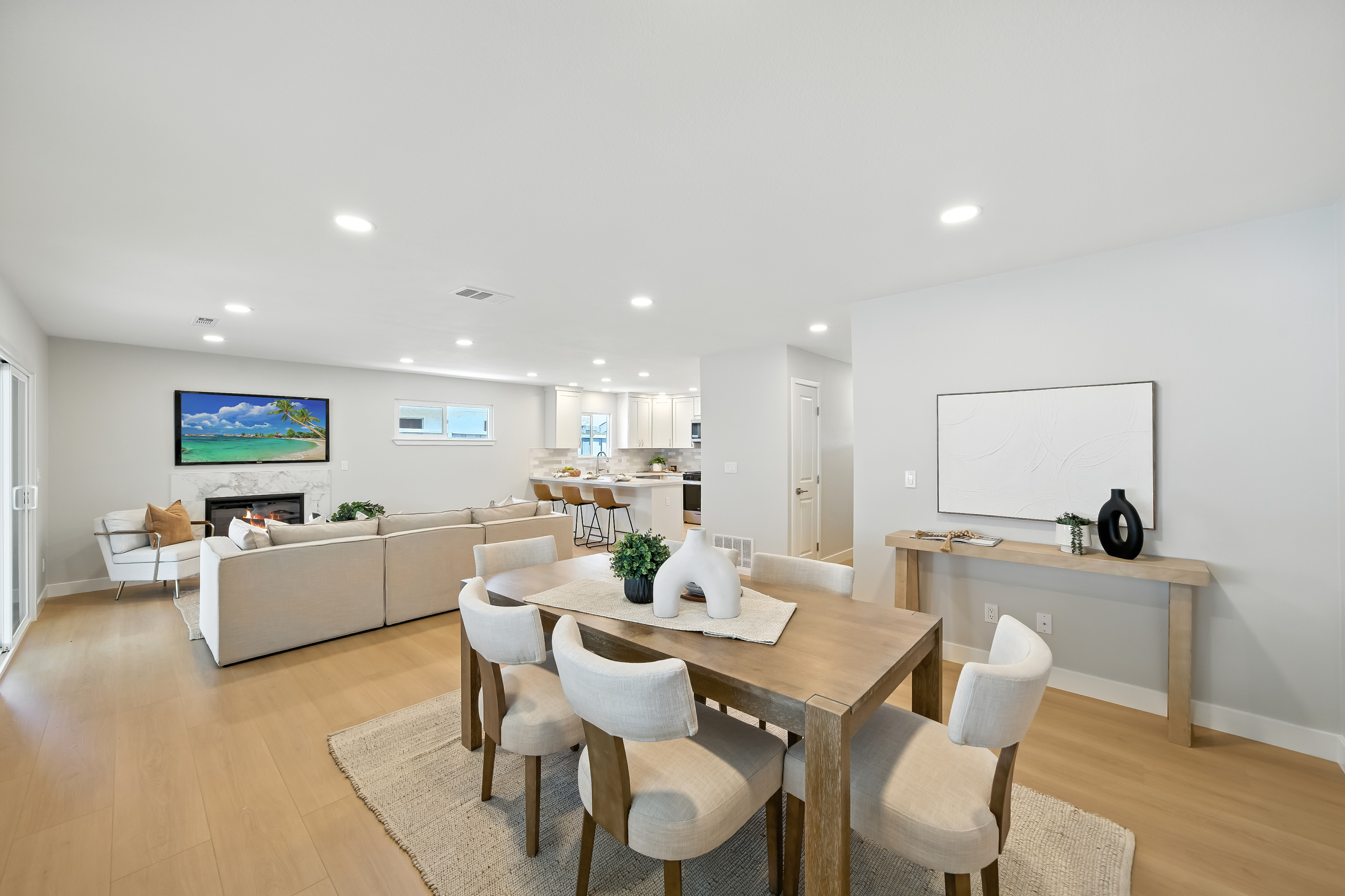 5525 Roosevelt Place 