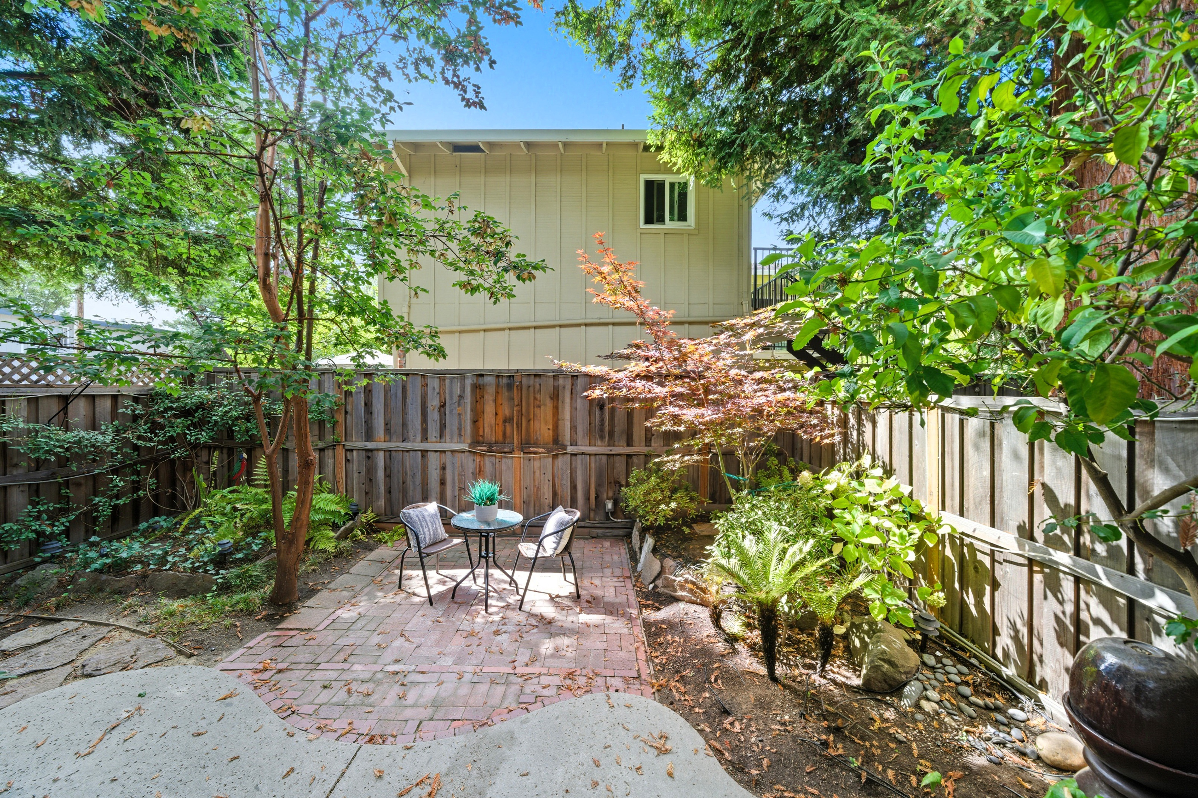 1555 Oxford Street 