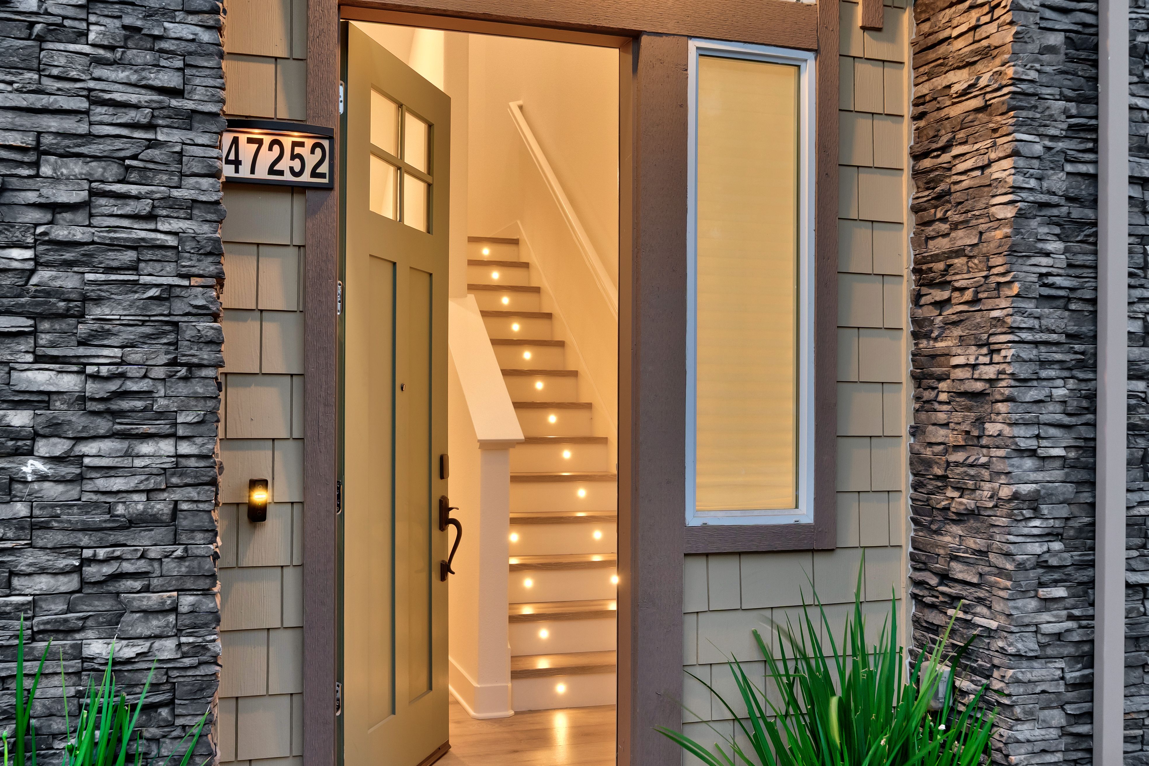 47252 Mission Falls Court 
