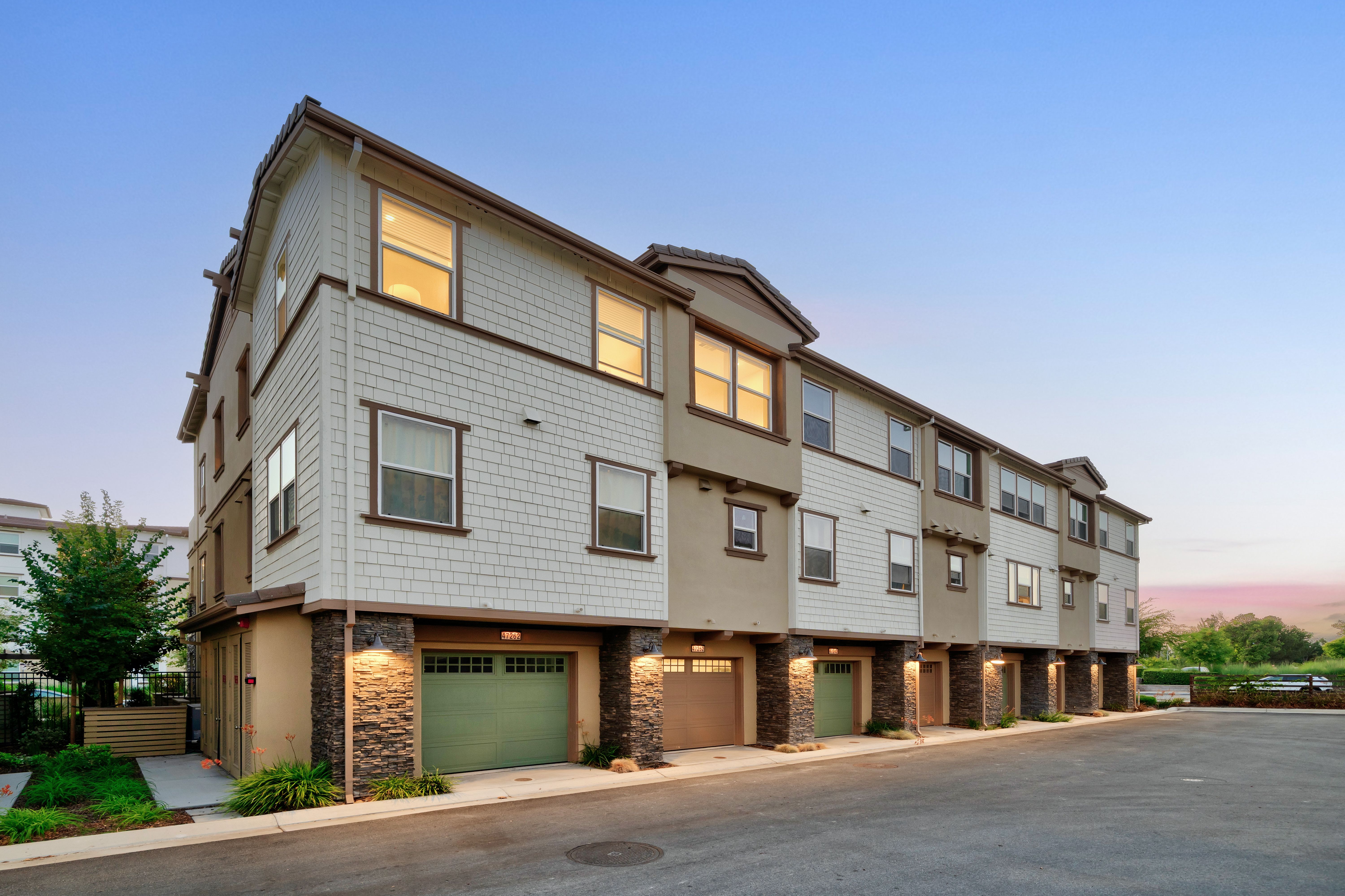 47252 Mission Falls Court 
