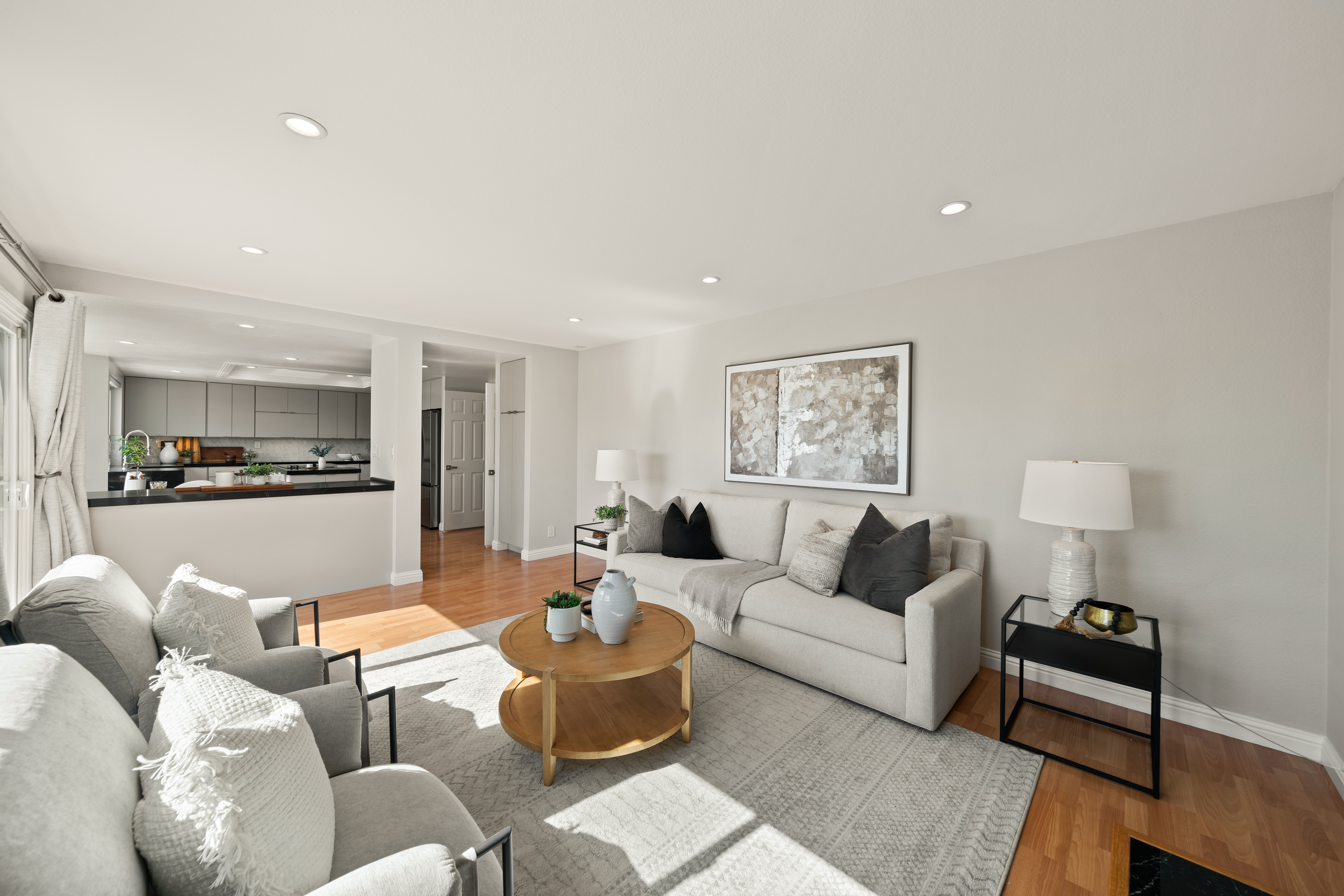 2450 Euclid Place 