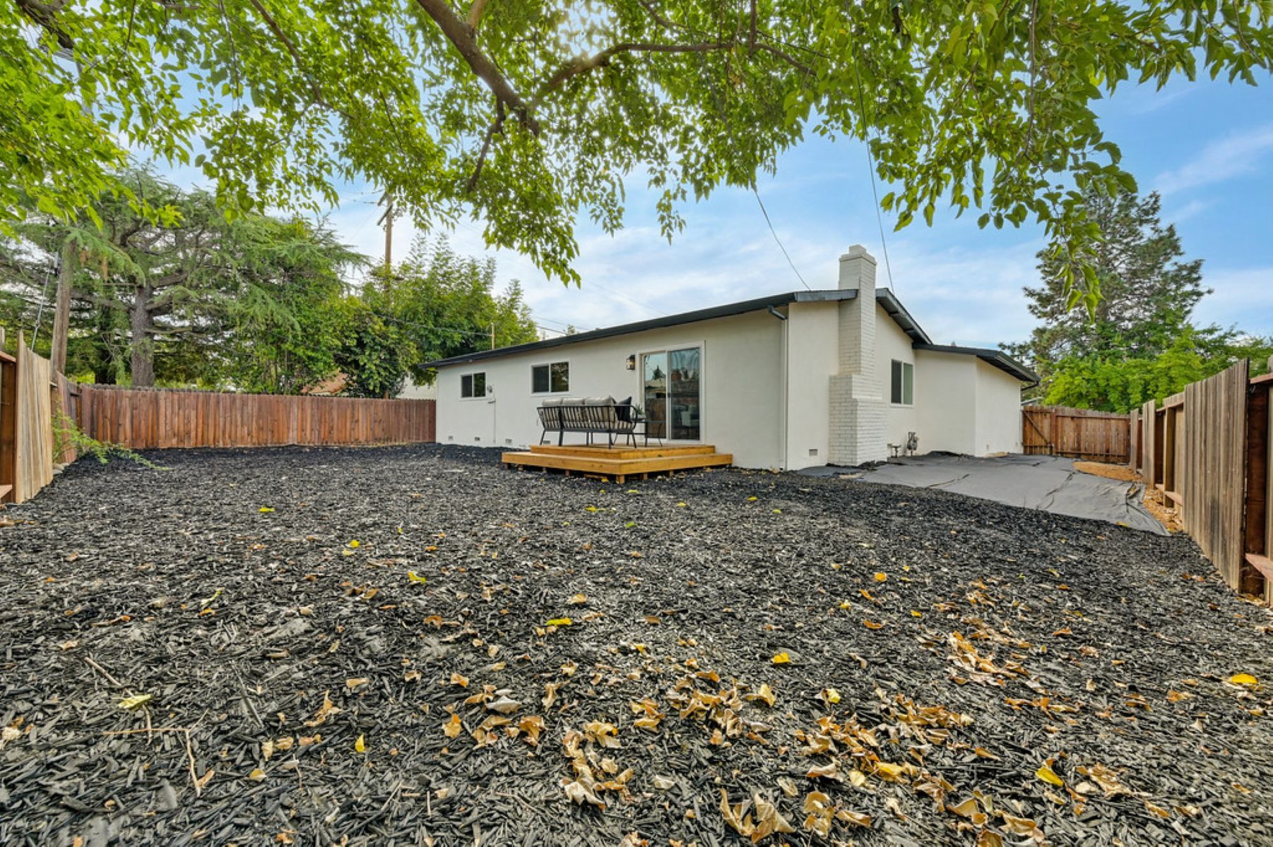 1817 Woodacre Way 