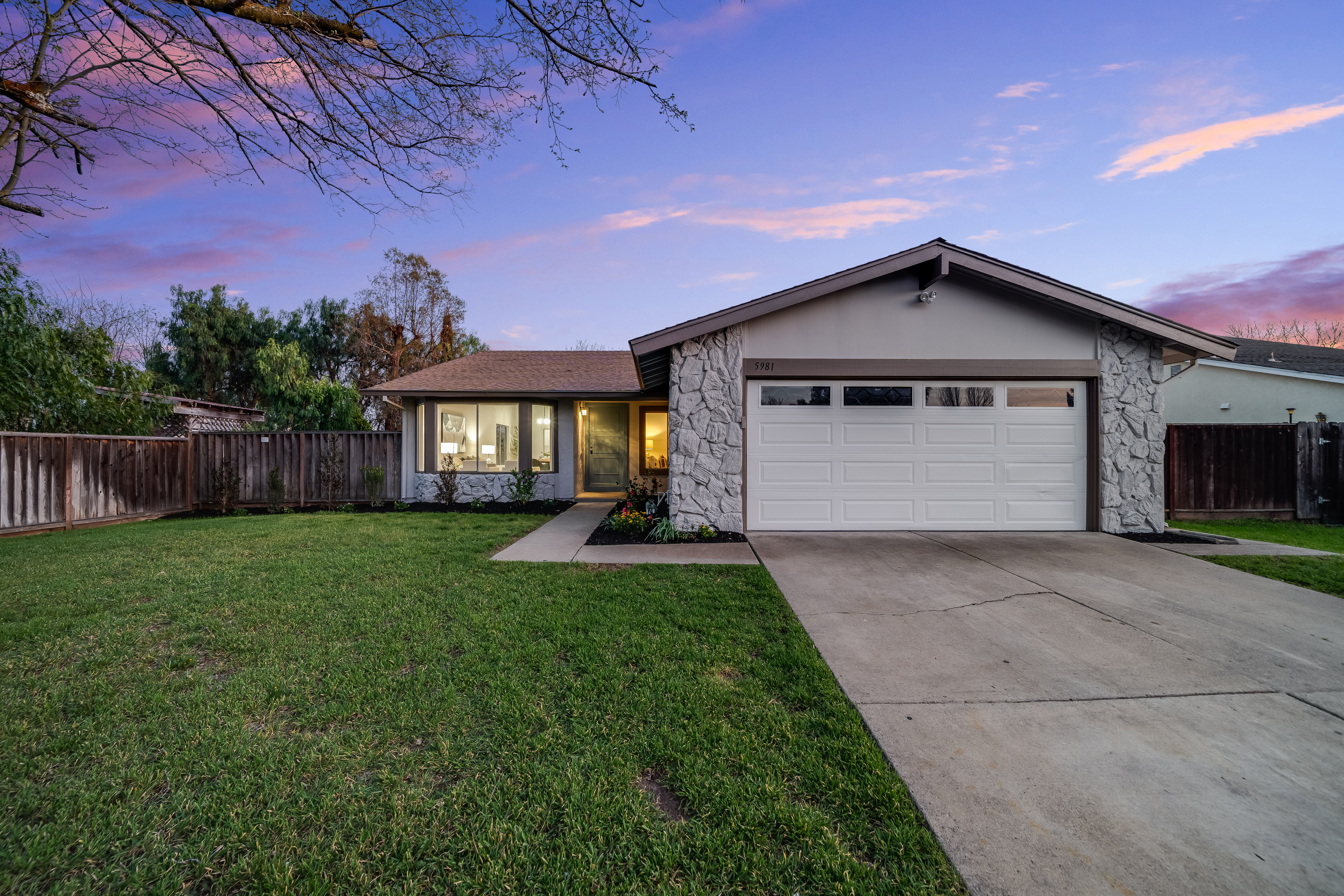 5981 Skylinks Way 