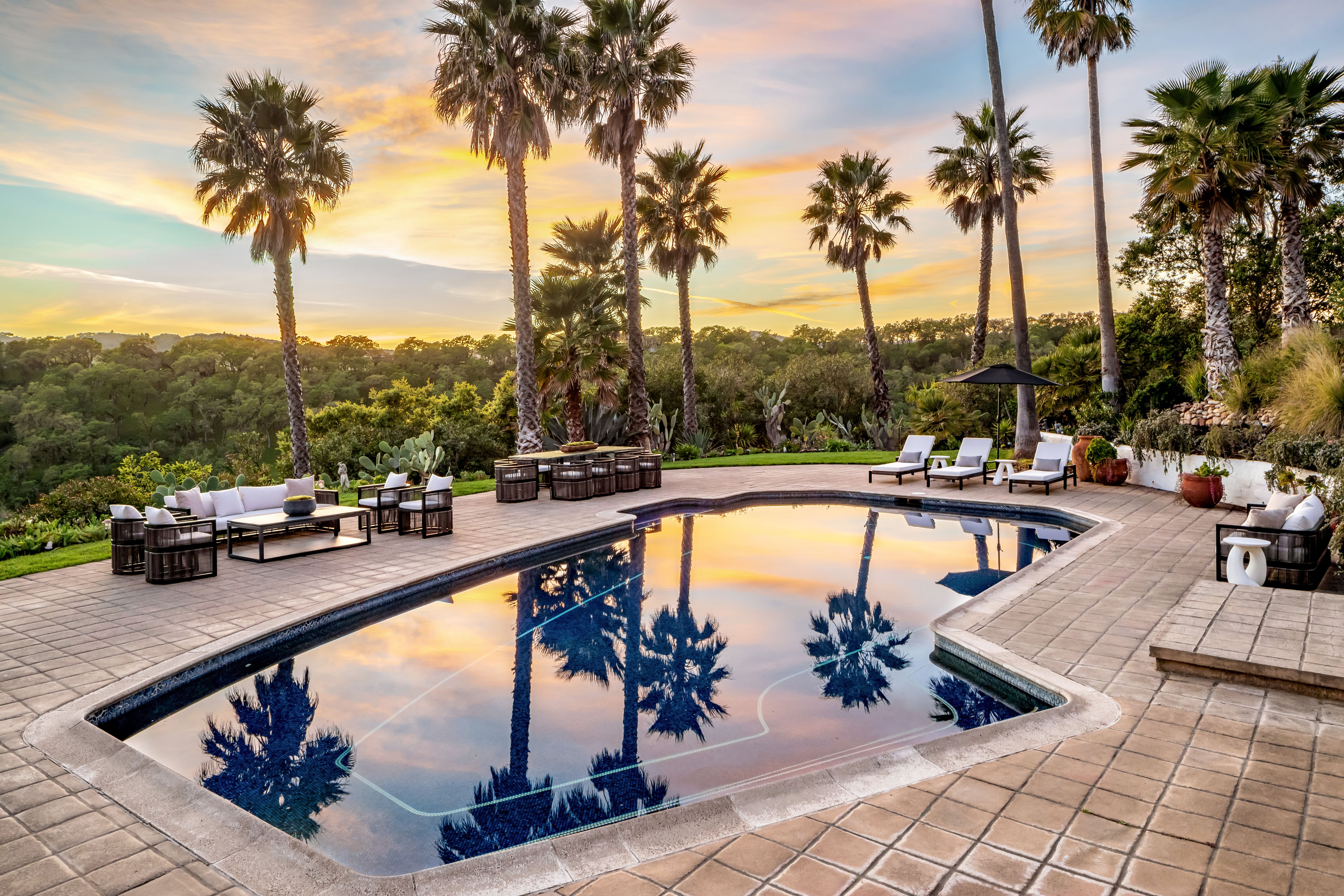 4377 Warm Springs Road 