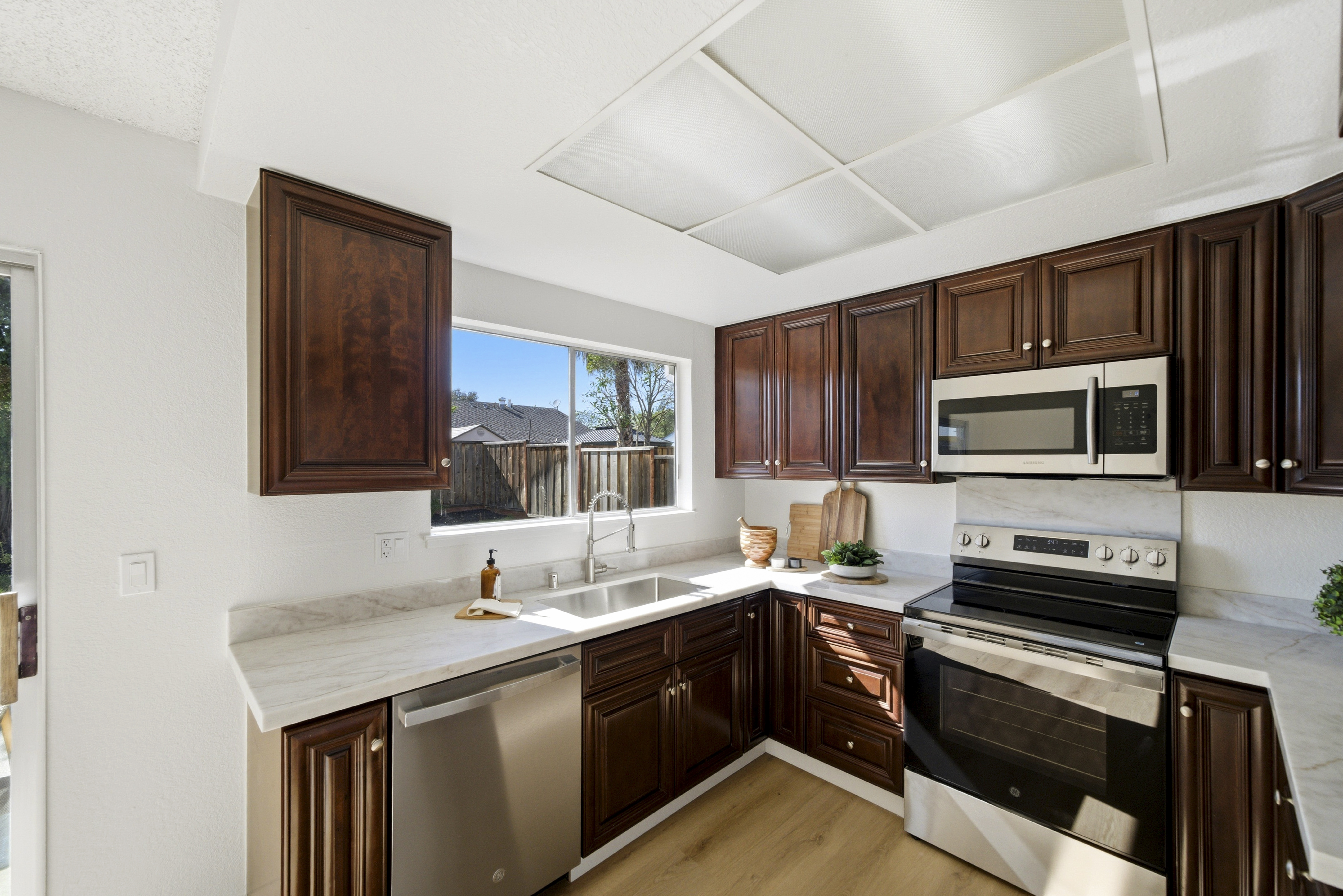 1686 Rhododendron Drive 