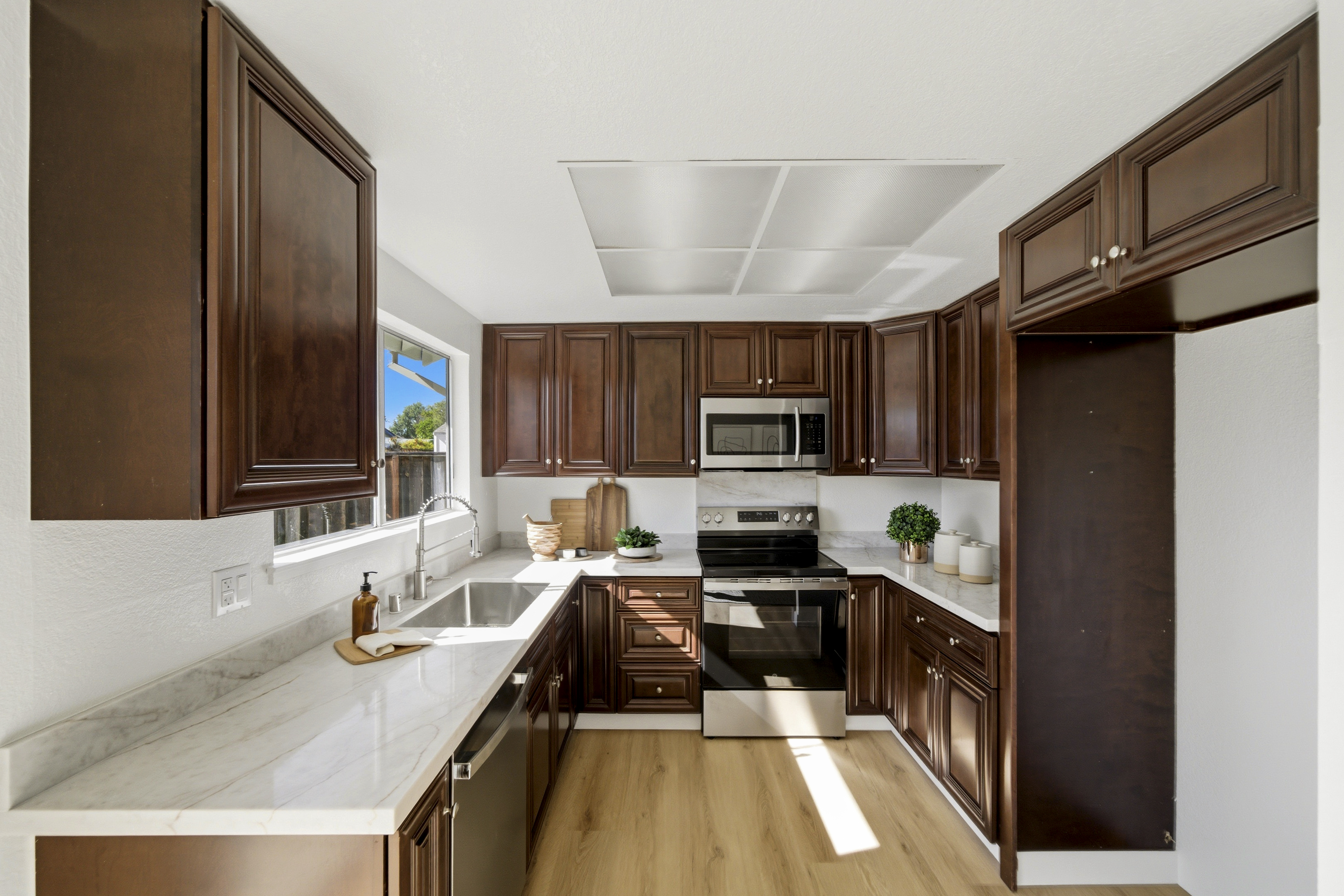1686 Rhododendron Drive 