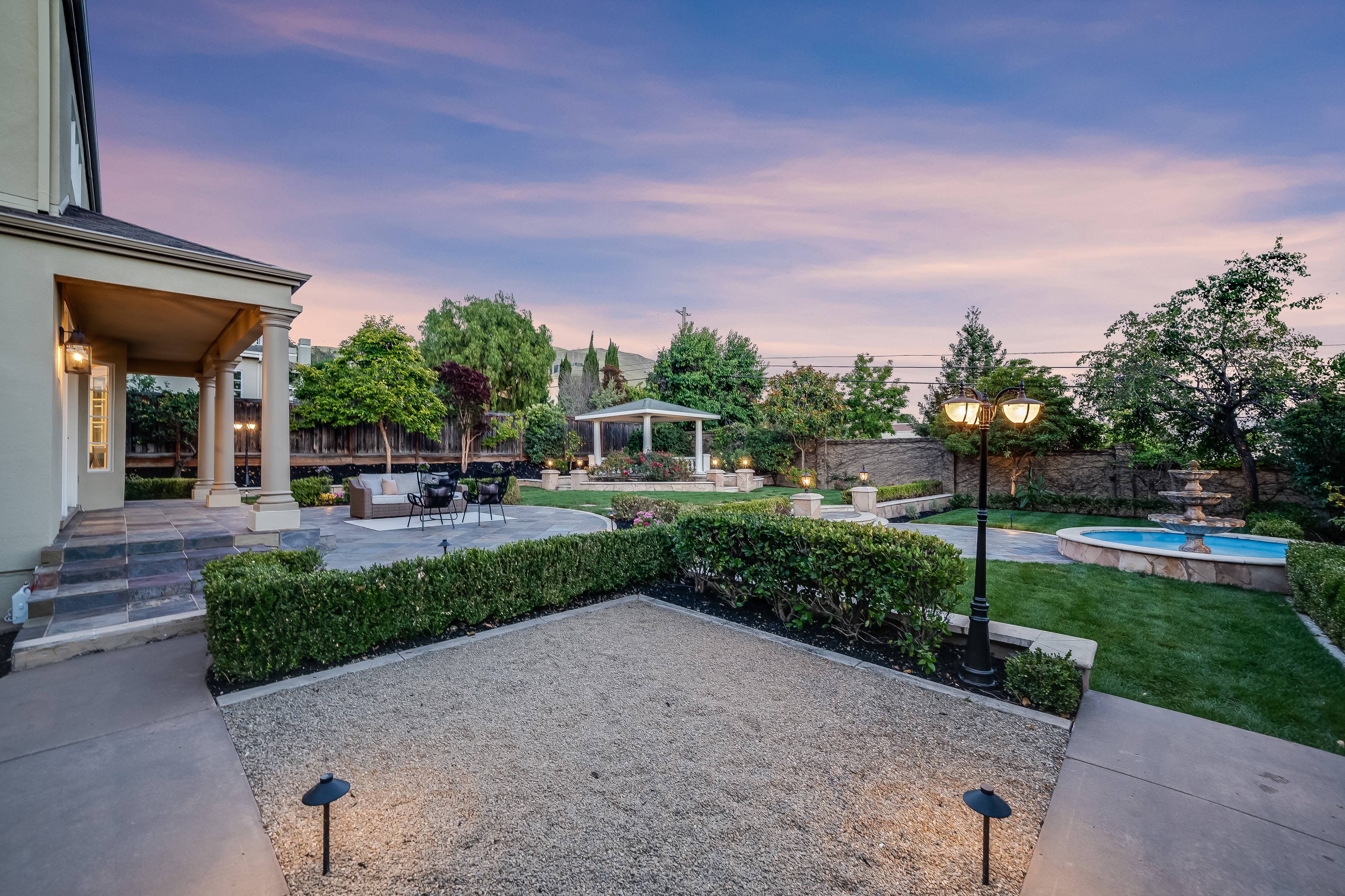 263 Mission Tierra Place 