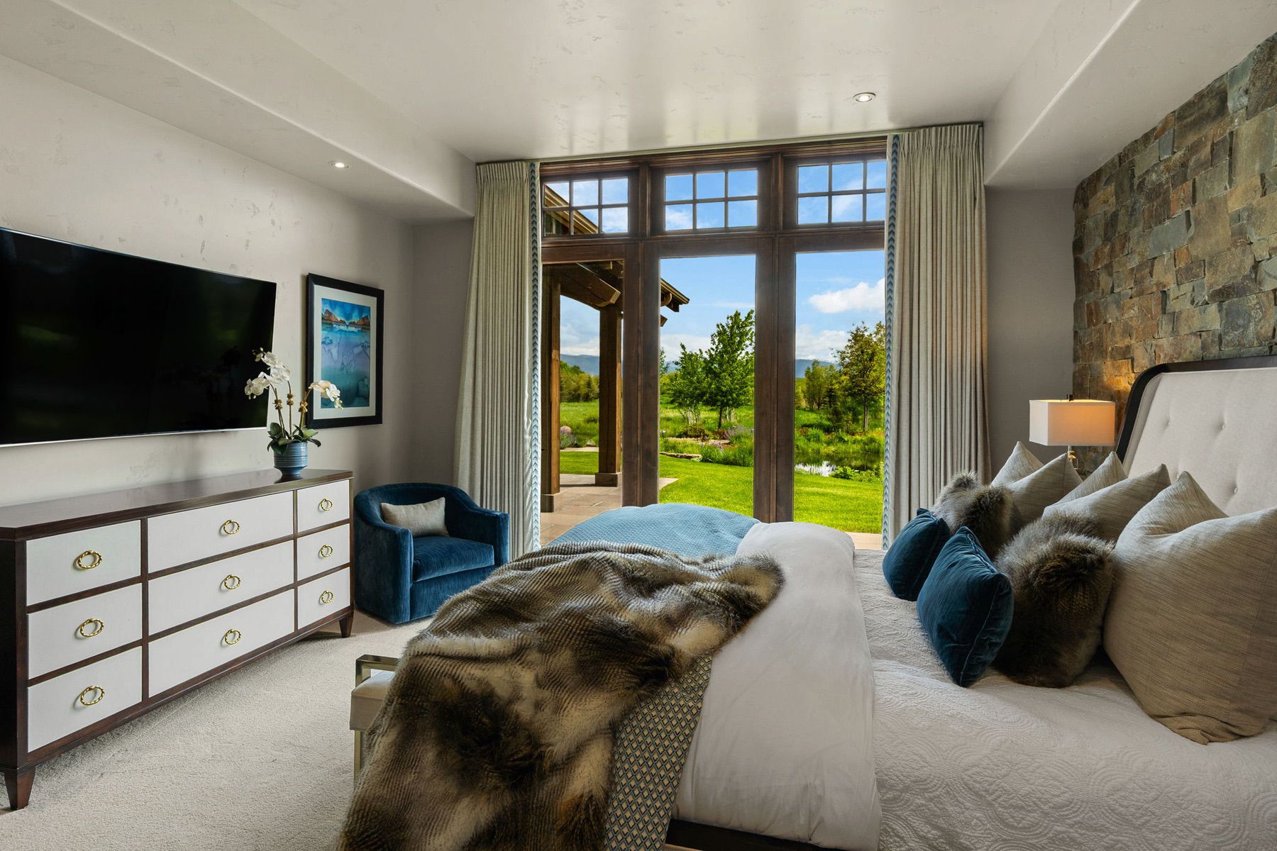 100 Farm View Lane