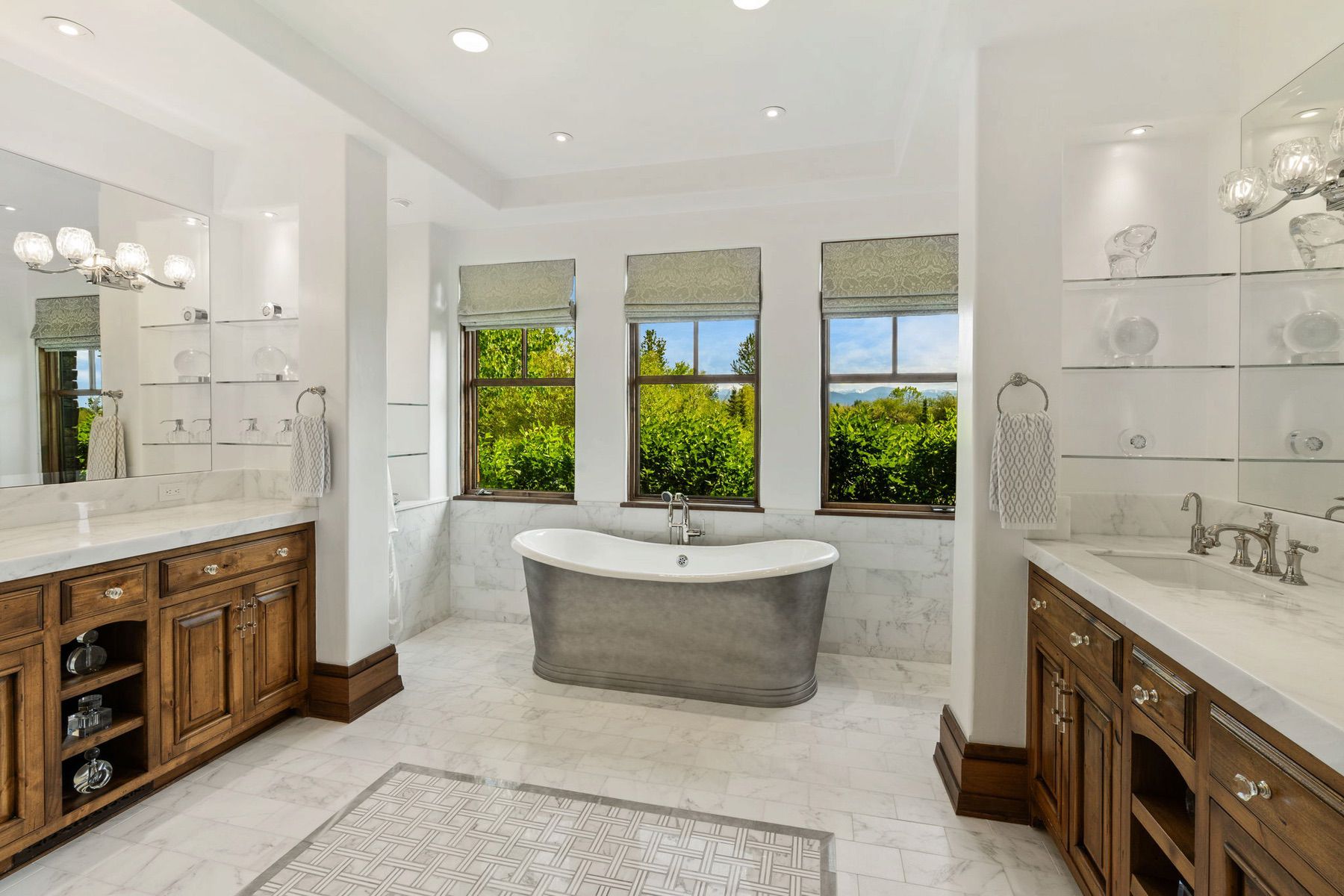 100 Farm View Lane