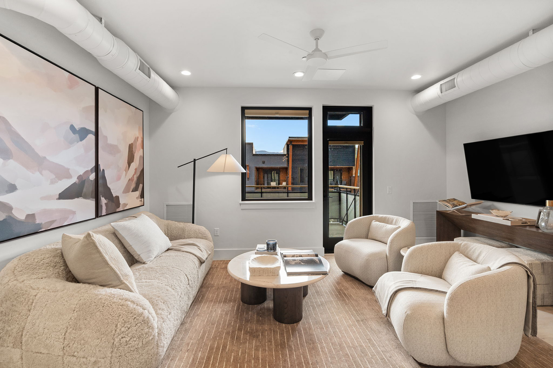 211 Town Center Avenue , 2F