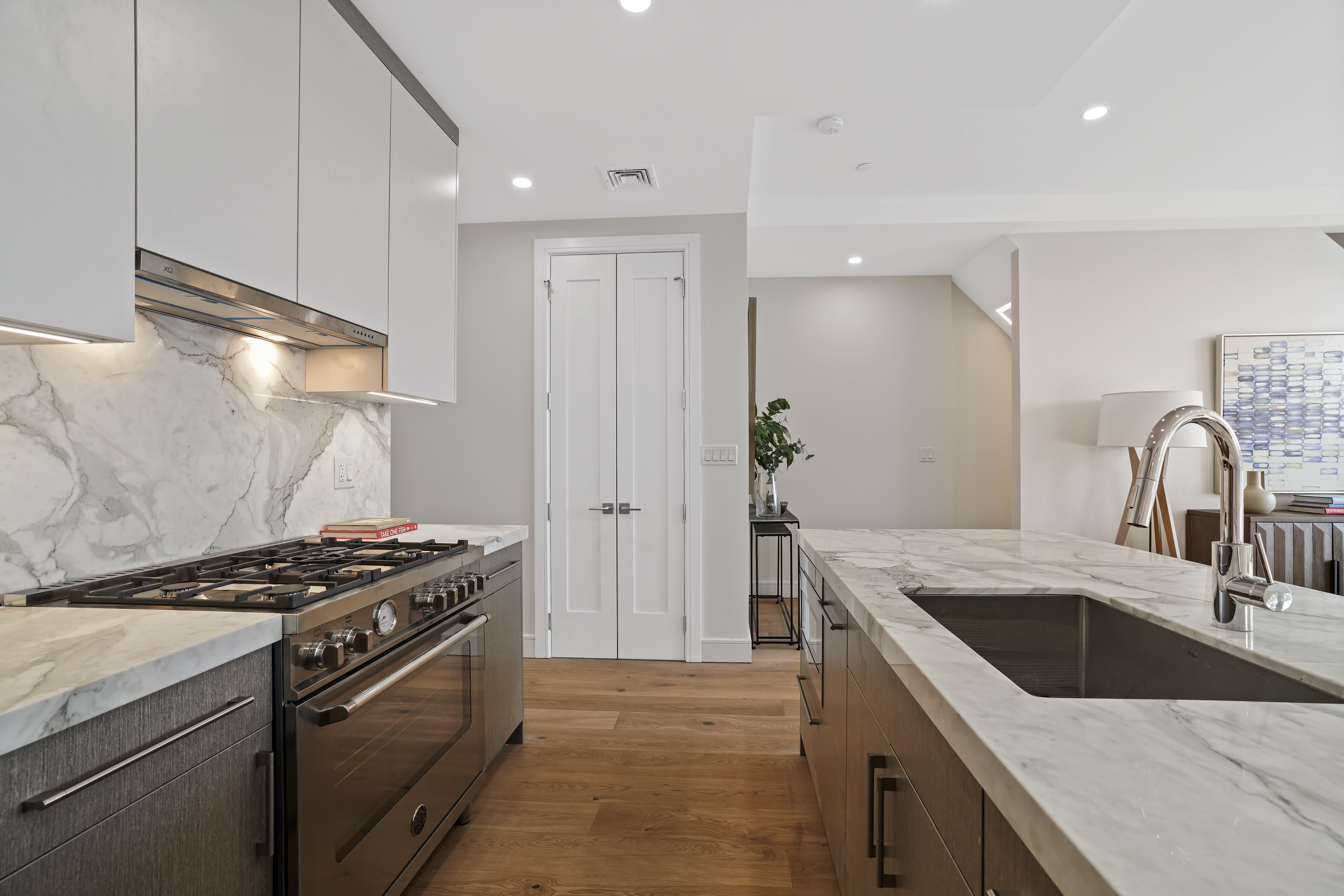 21-31 Shore Blvd. 3b