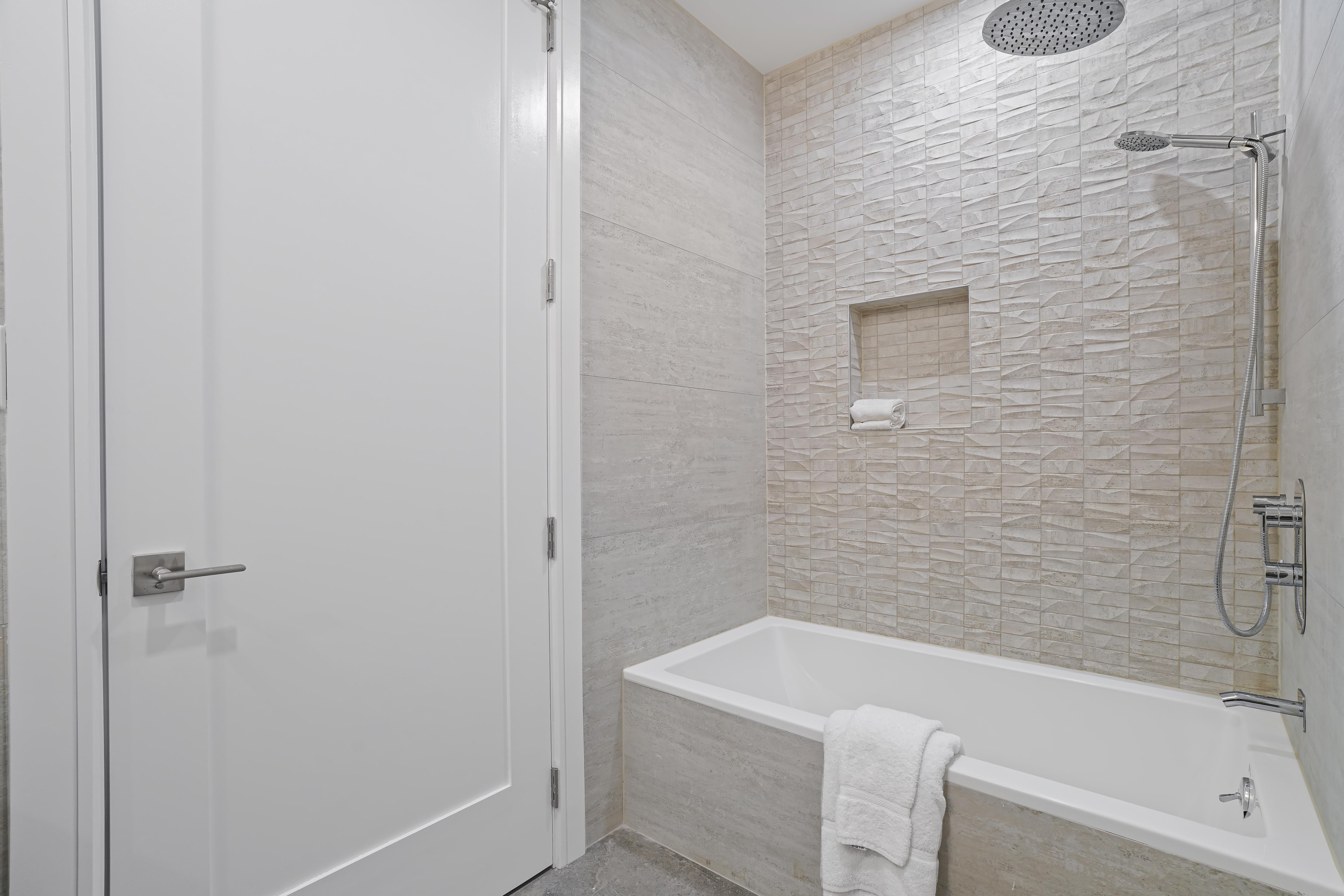 21-31 Shore Blvd. 1b