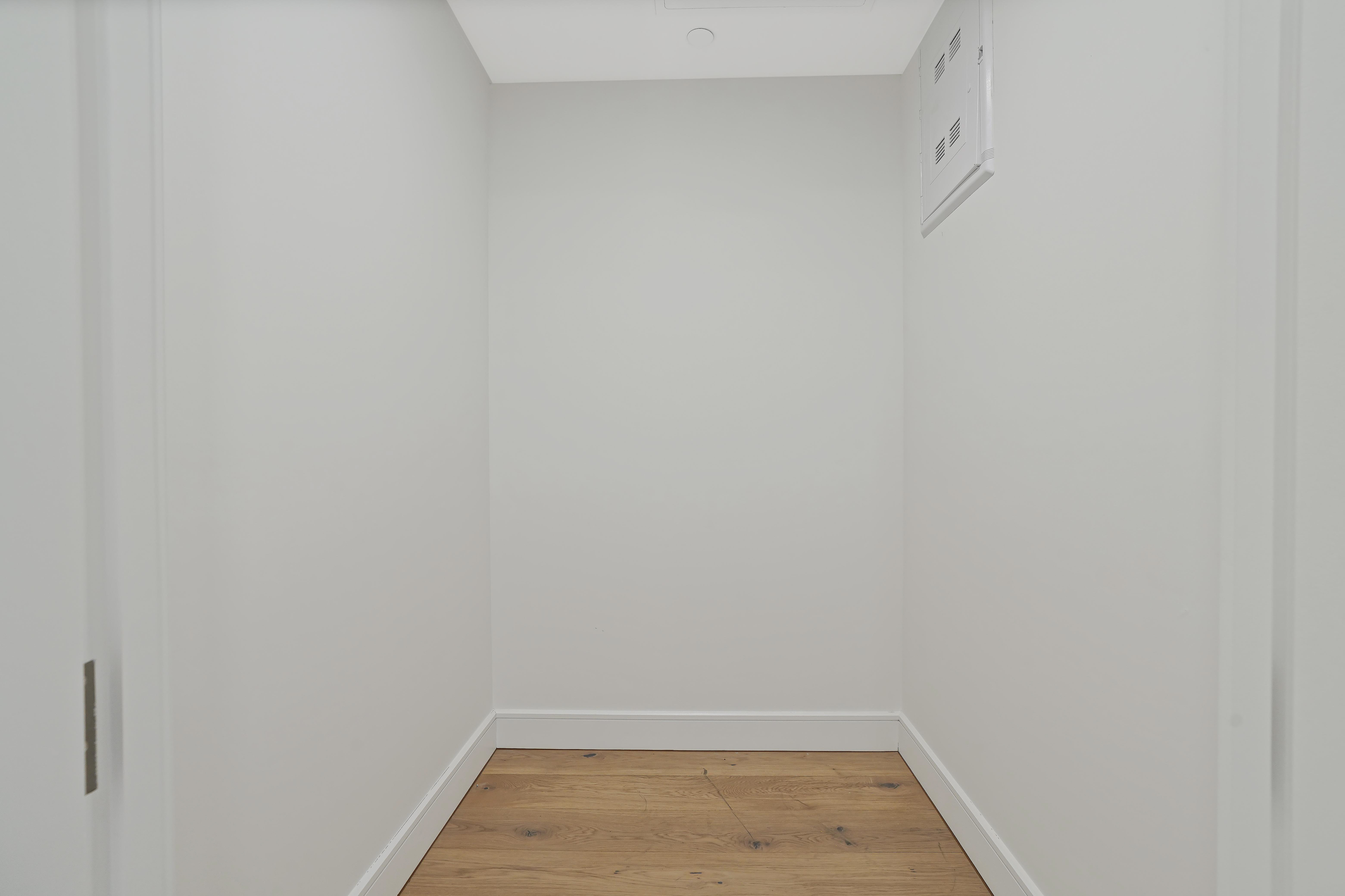 21-31 Shore Blvd. 1b