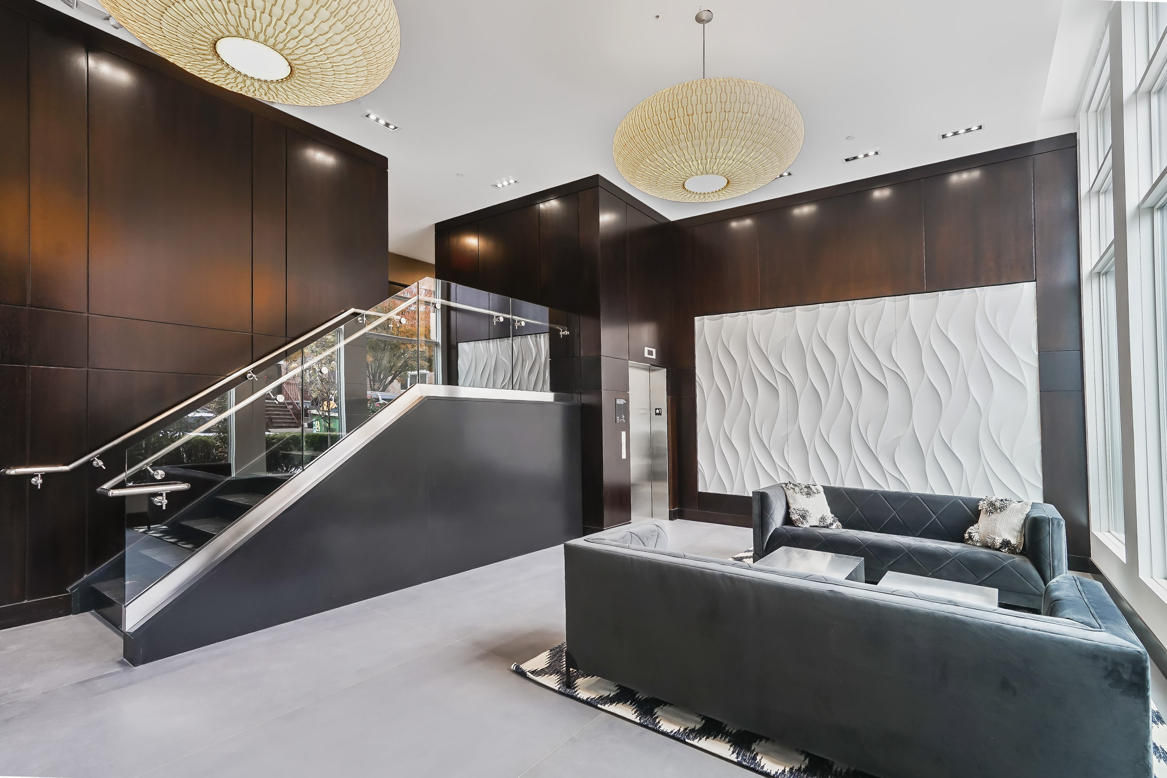 695 Sixth Ave. 3e