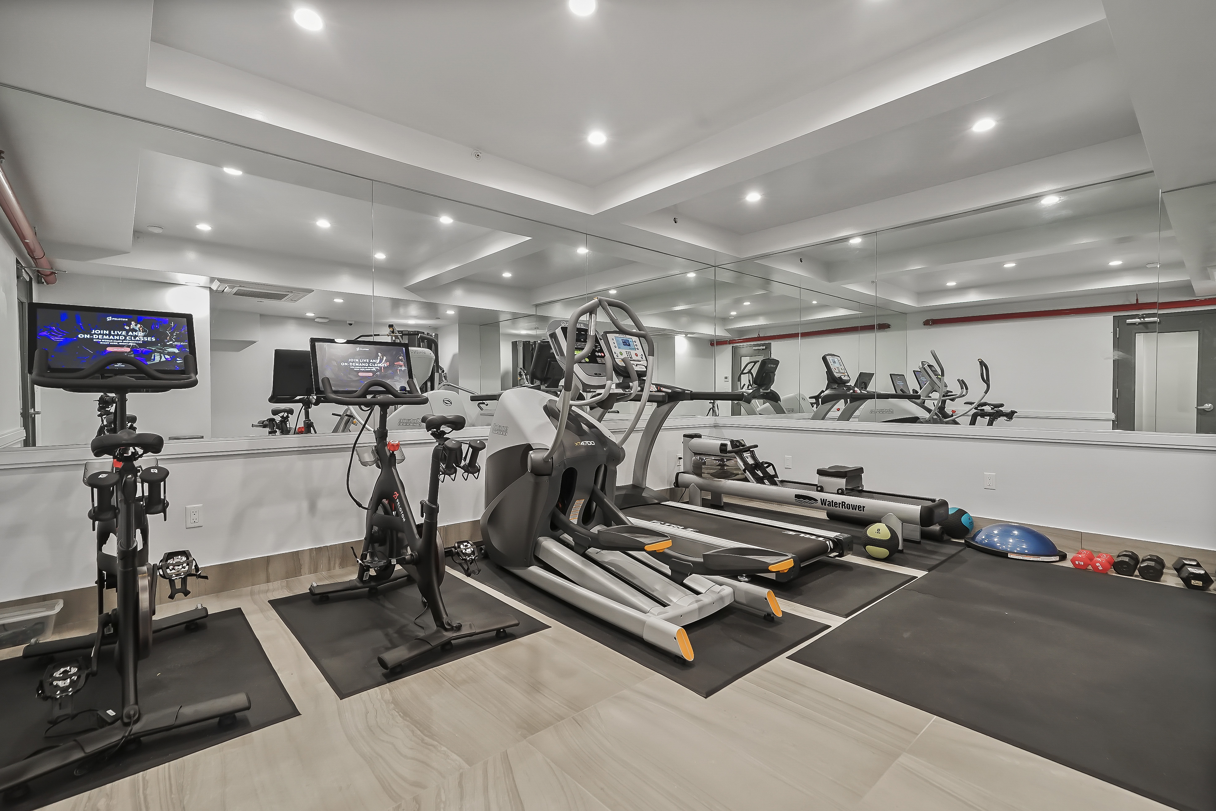 695 Sixth Ave. 3e