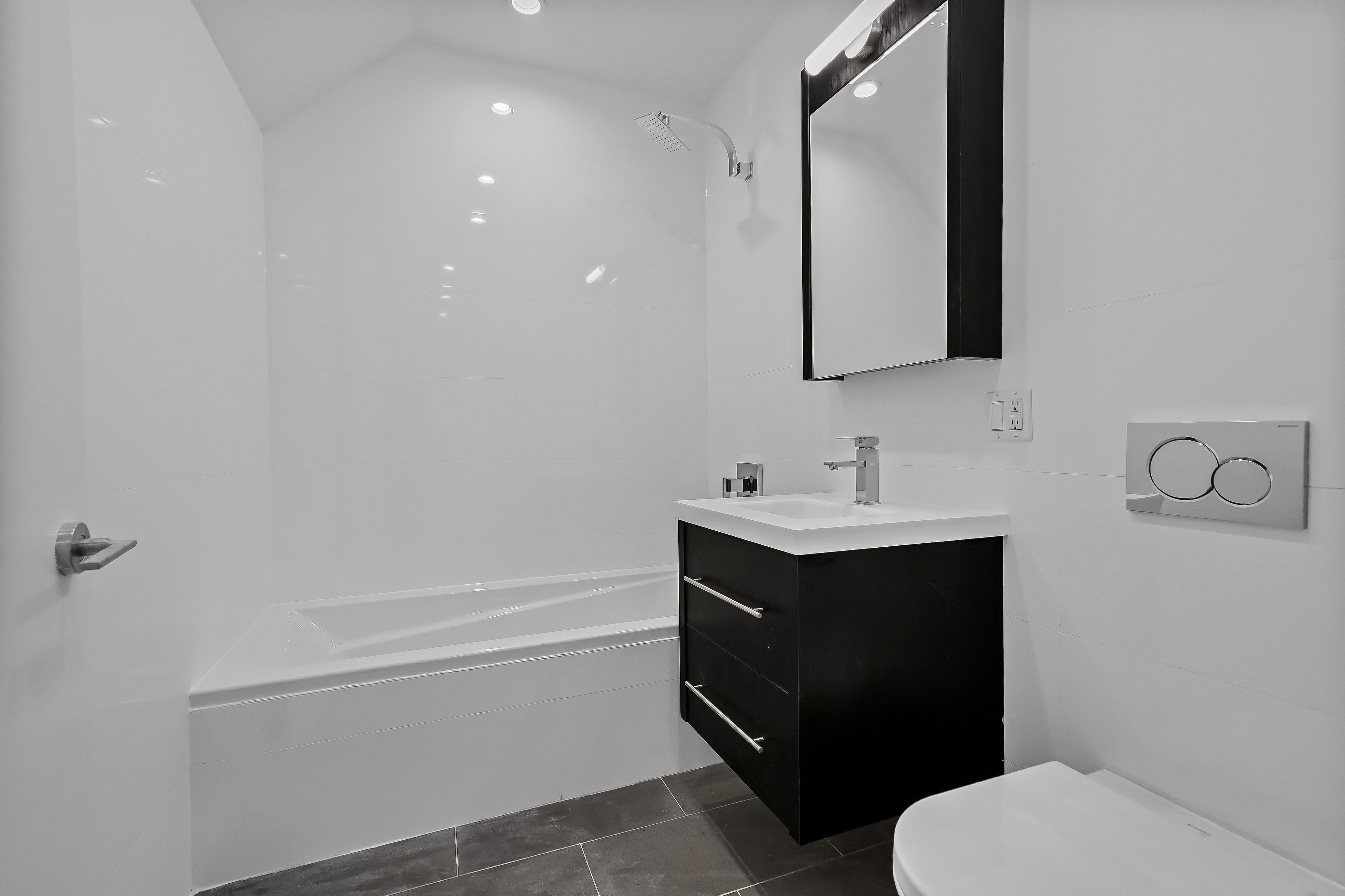 695 Sixth Ave. 3e