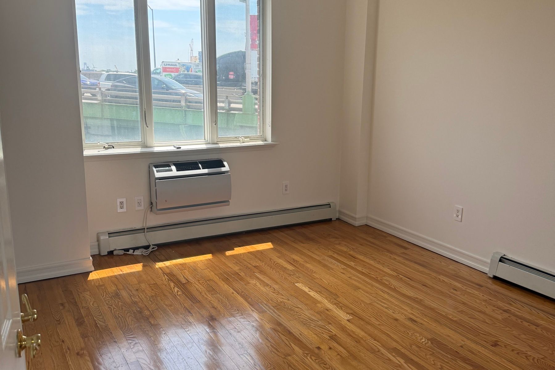 562 Court St. 5b
