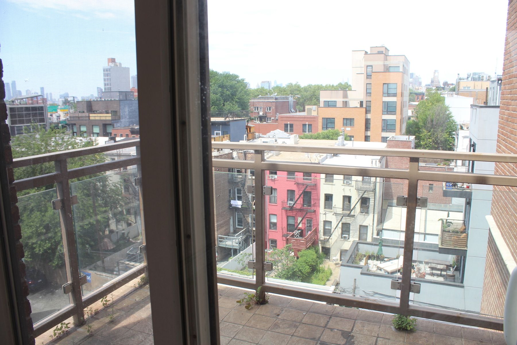 562 Court St. 5b