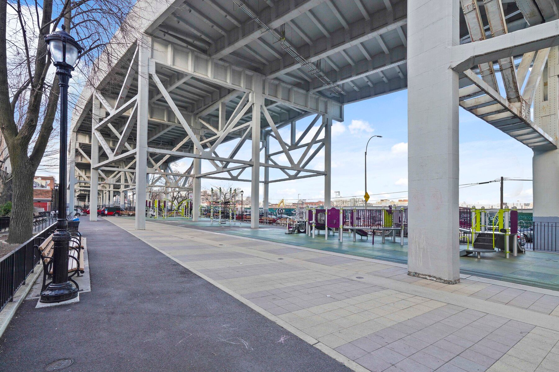 562 Court St. 5b