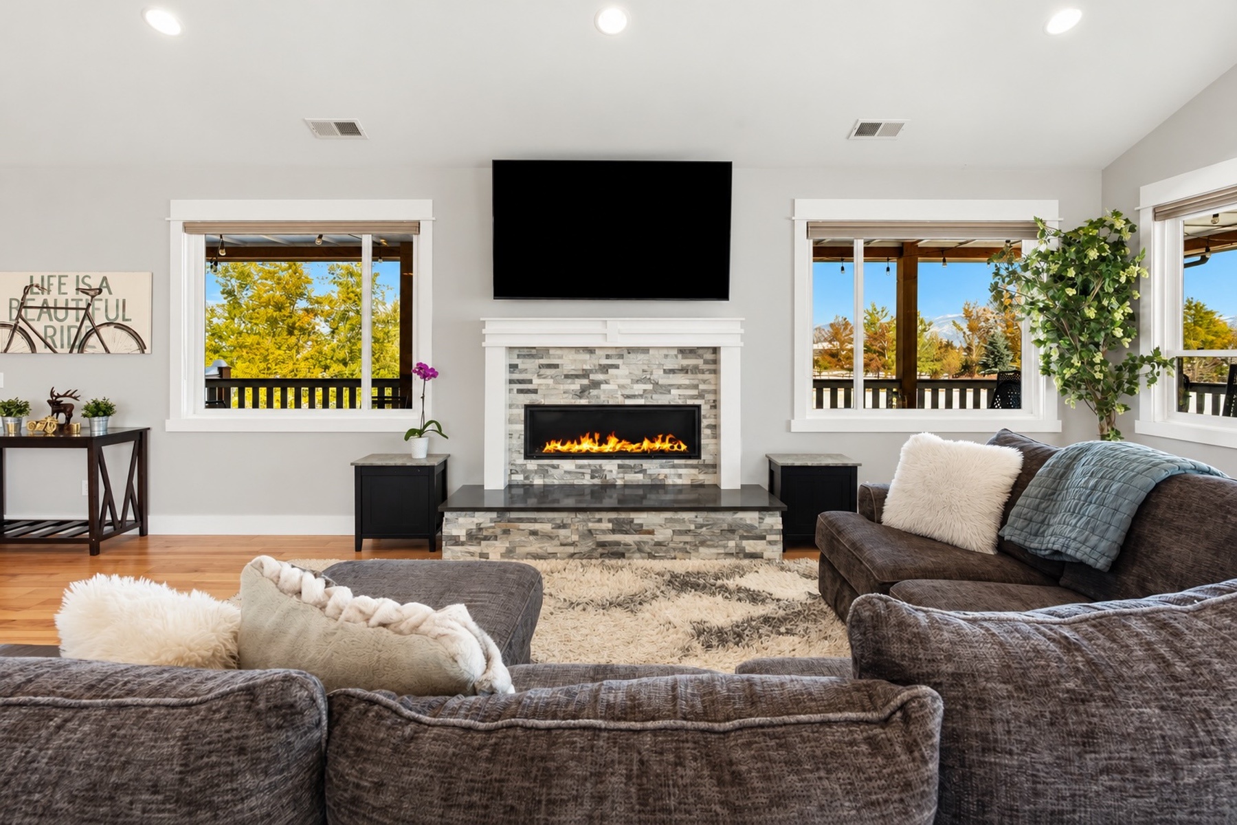 1255 Candlelight Drive