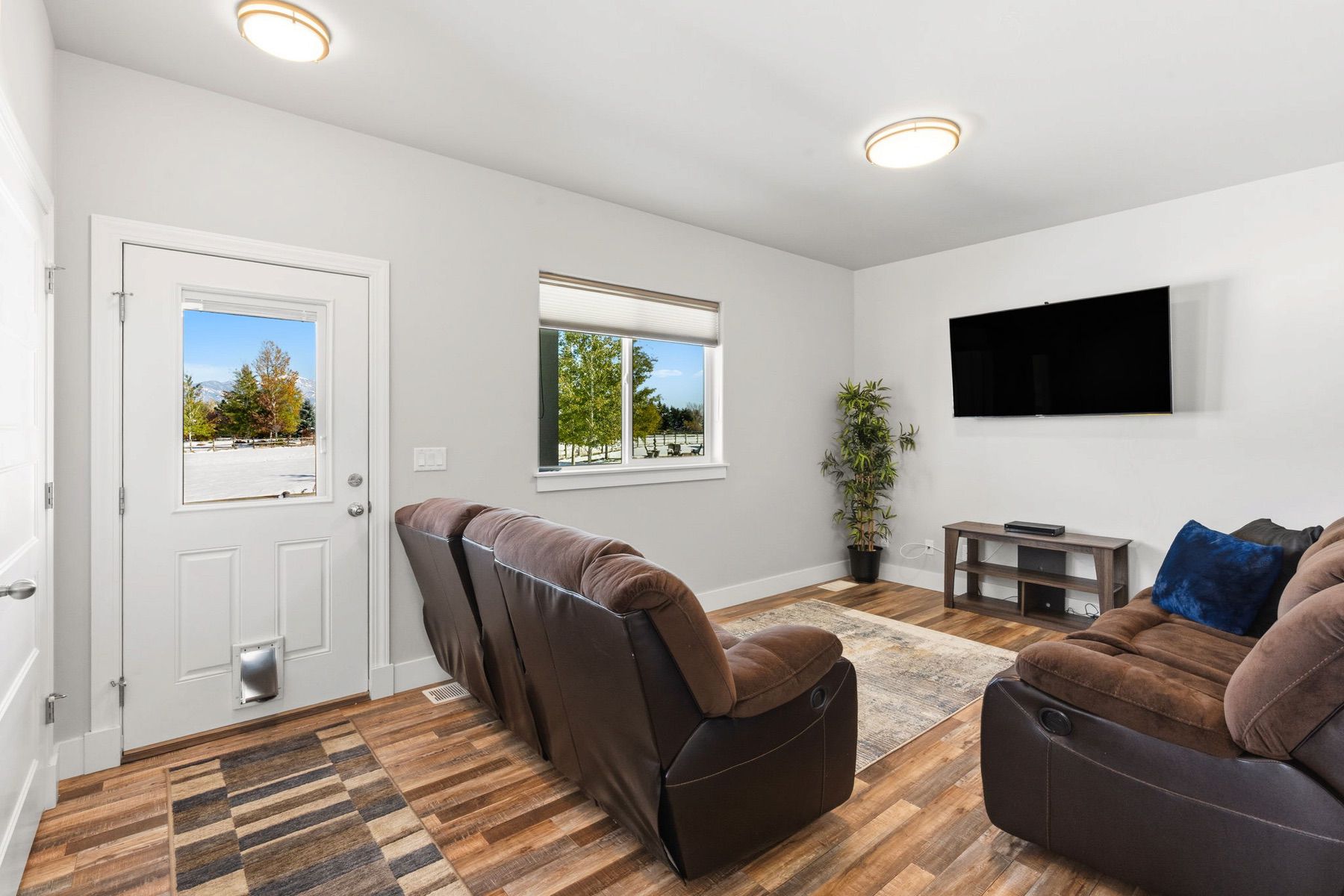1255 Candlelight Drive