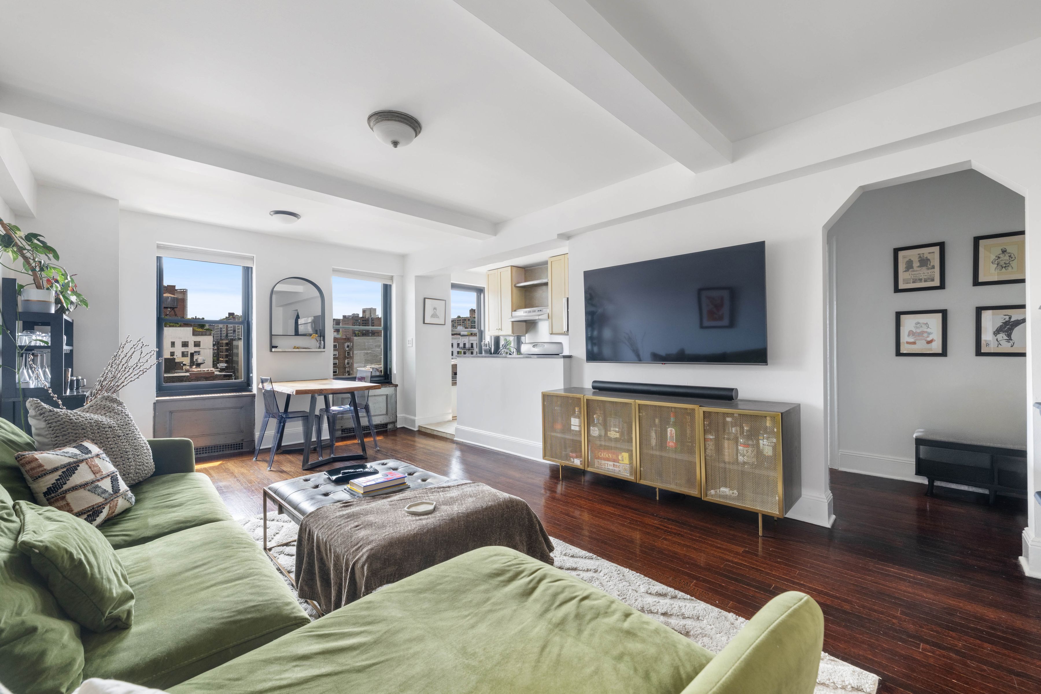 300 West 23rd Street 8G