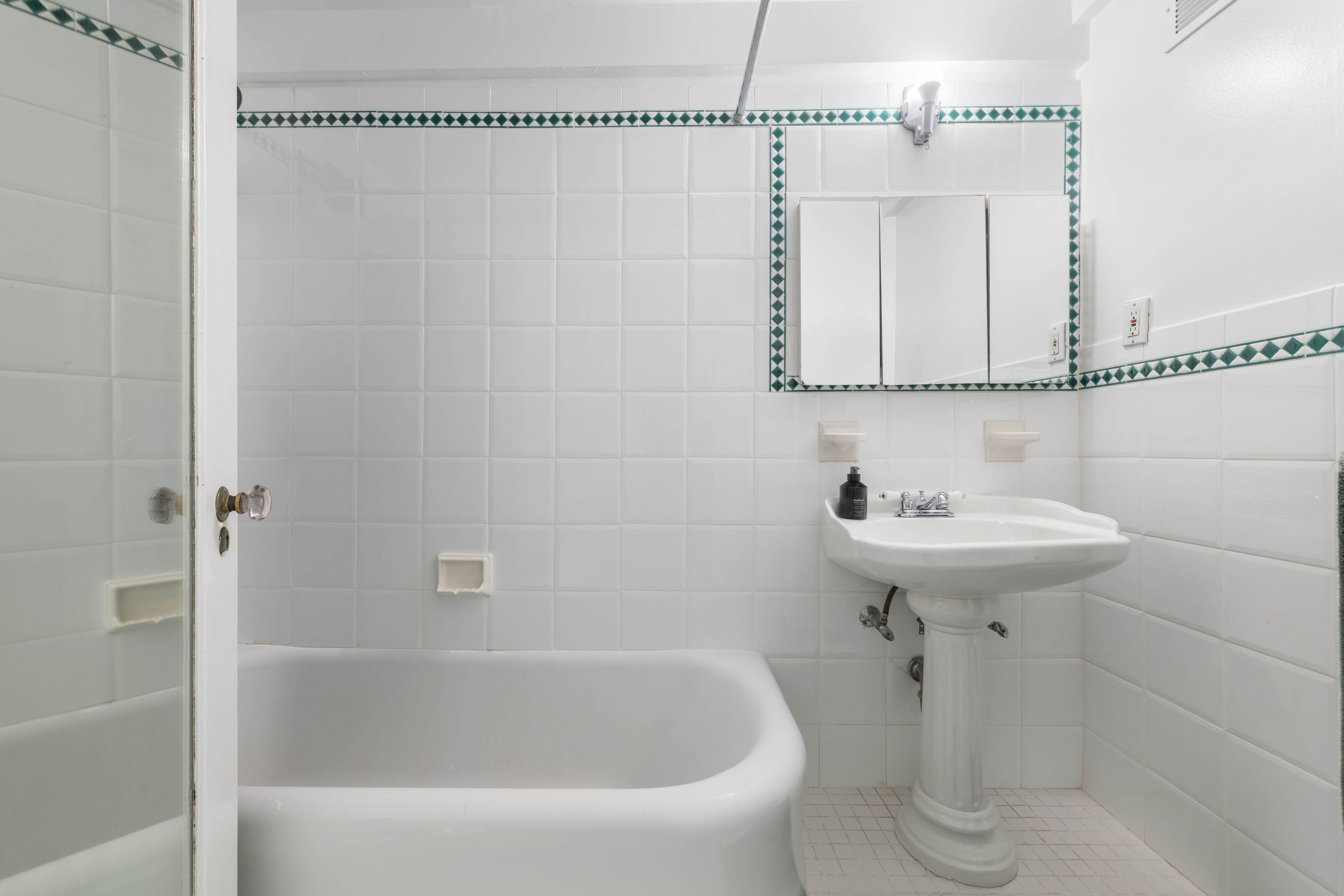 300 West 23rd Street 8G