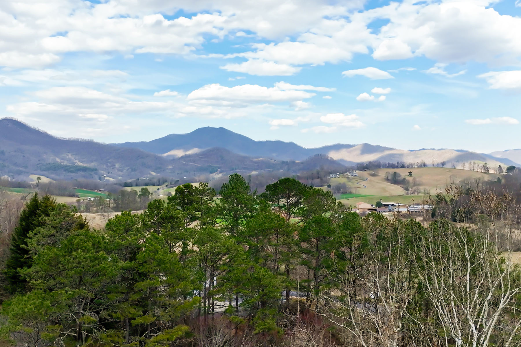 999 Coyote Hollow Road , 39