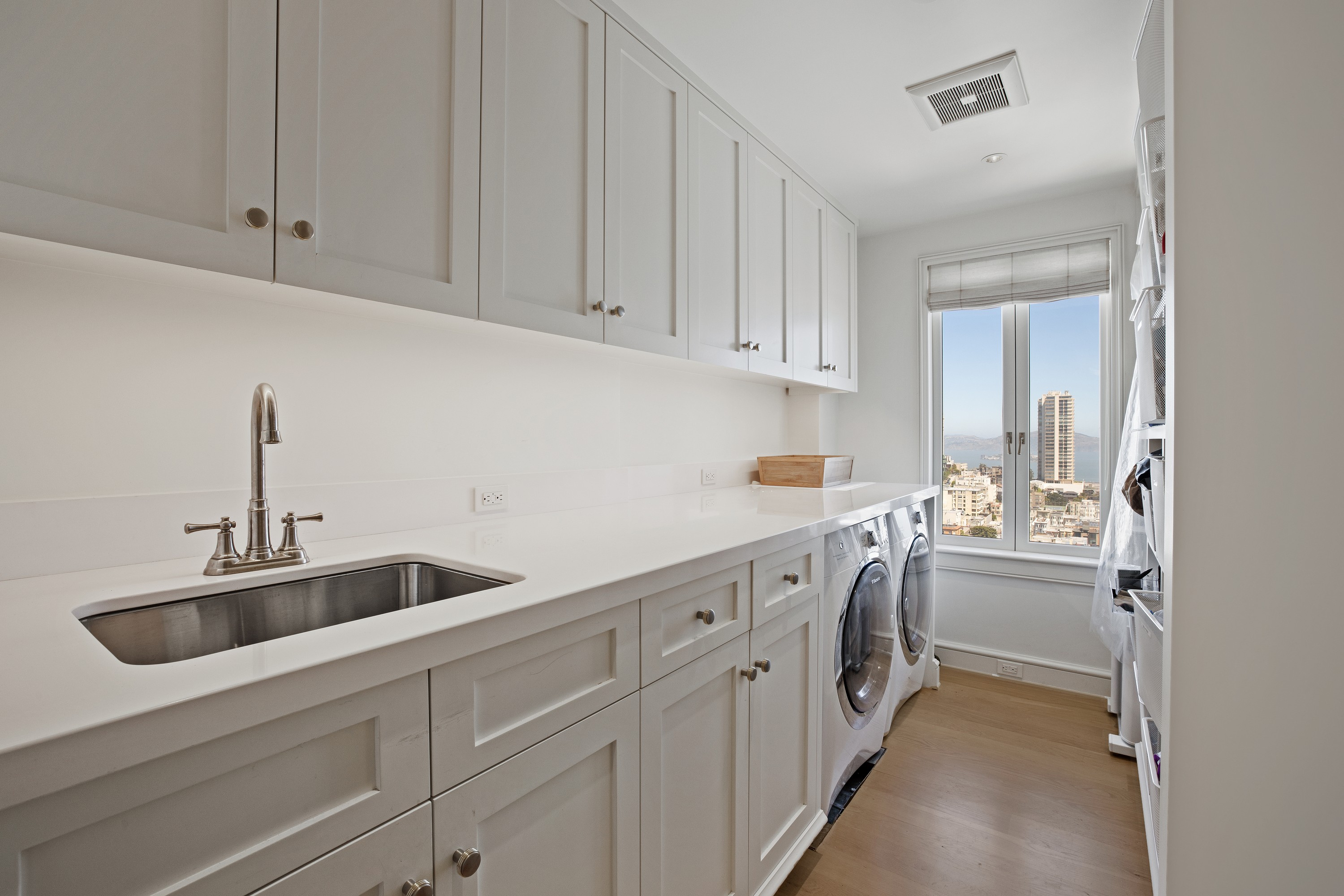 1100 Sacramento Street Penthouse 1002 