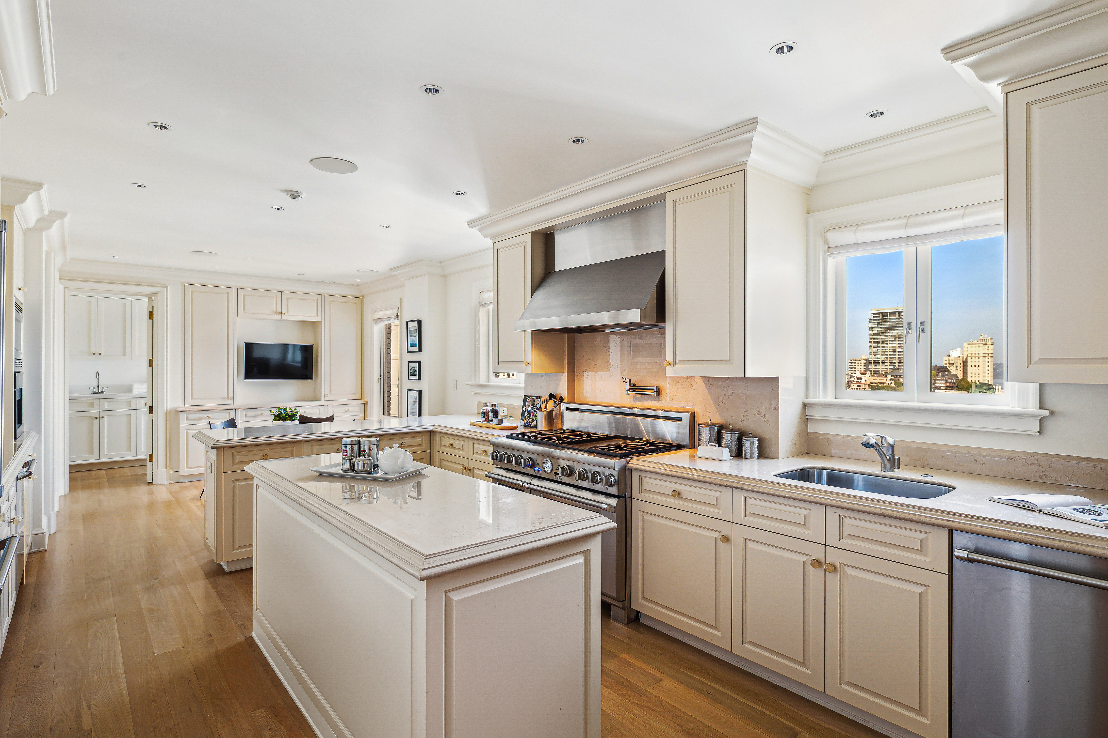 1100 Sacramento Street Penthouse 1002 