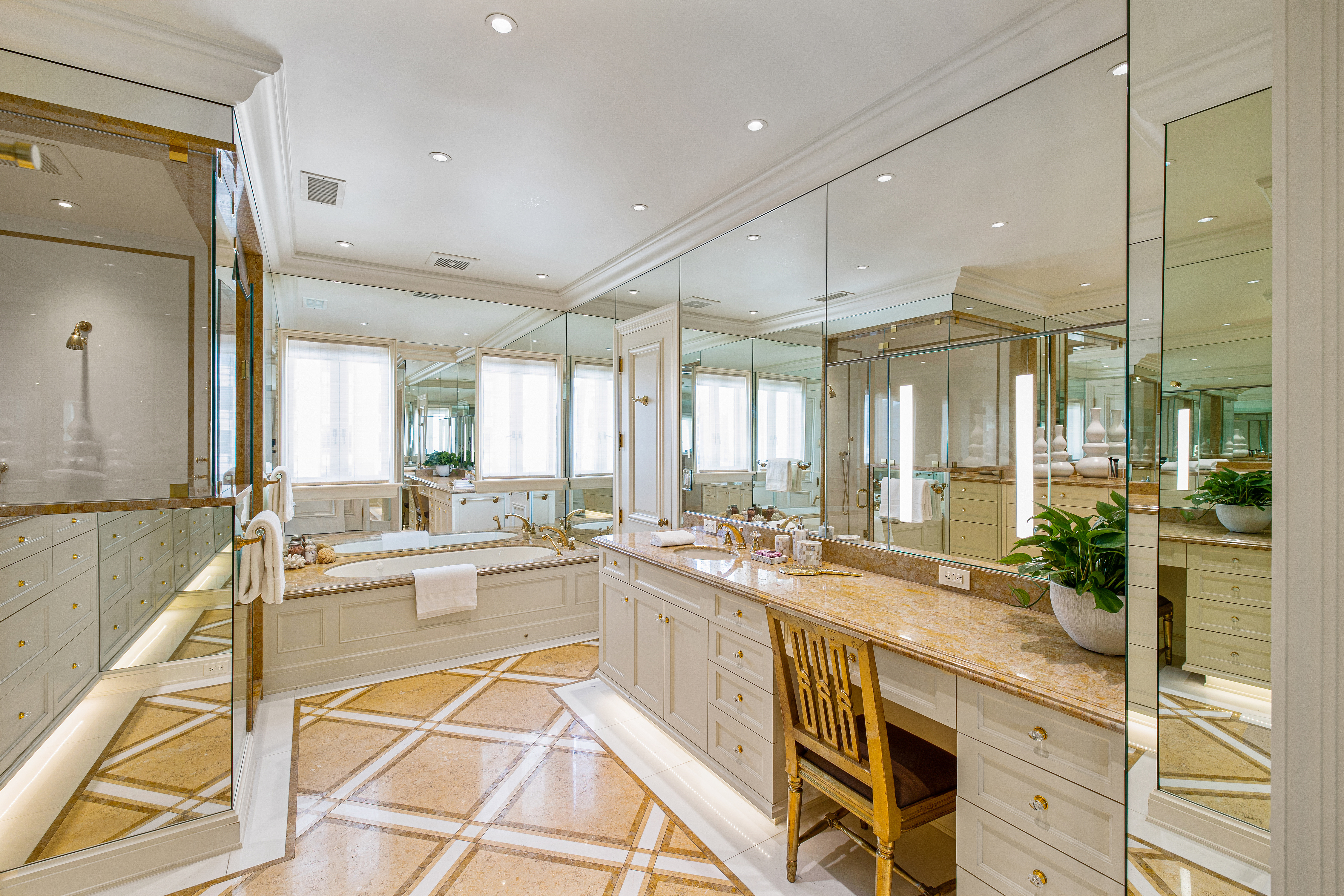 1100 Sacramento Street Penthouse 1002 