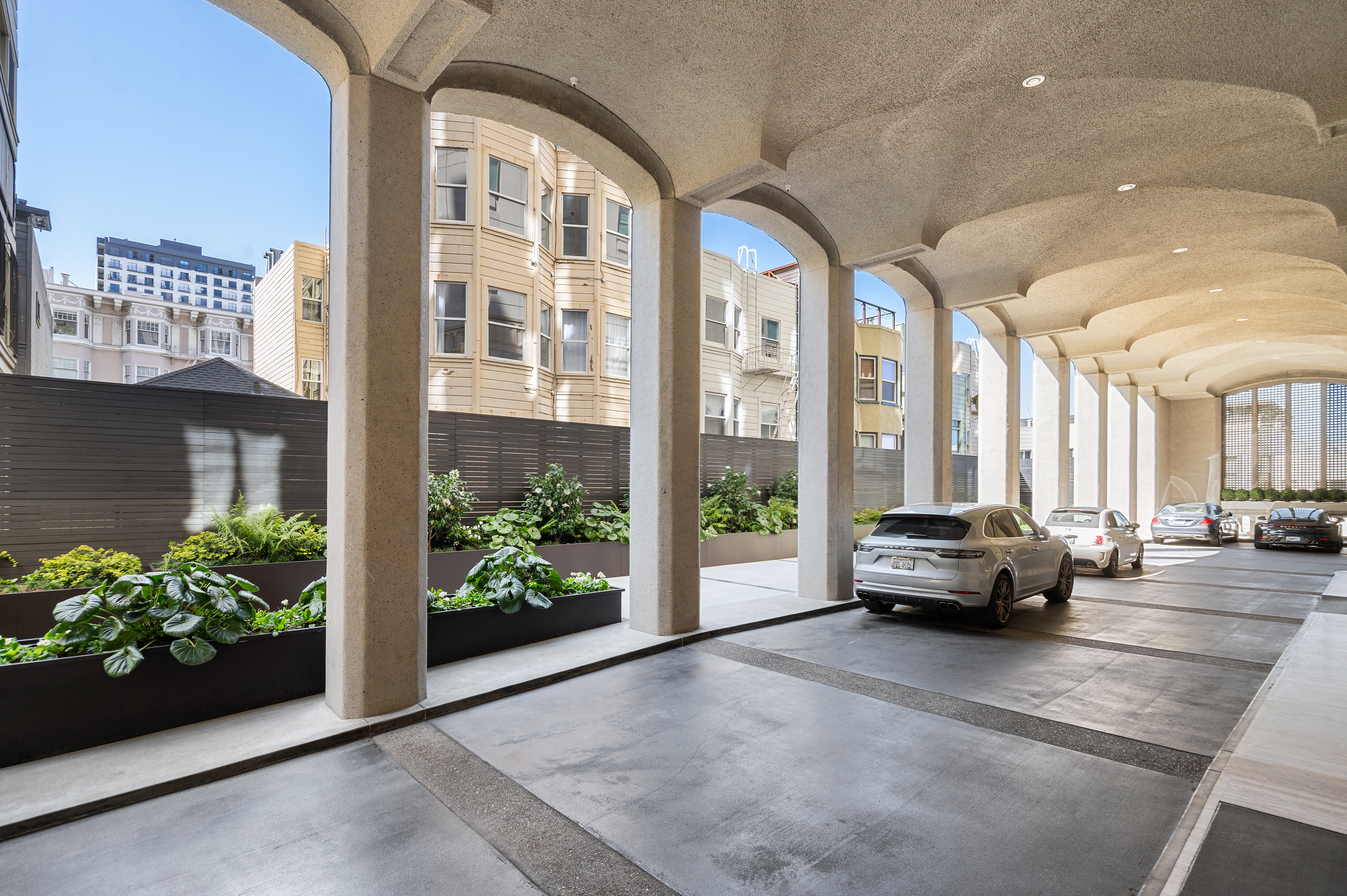 1170 Sacramento St #5A