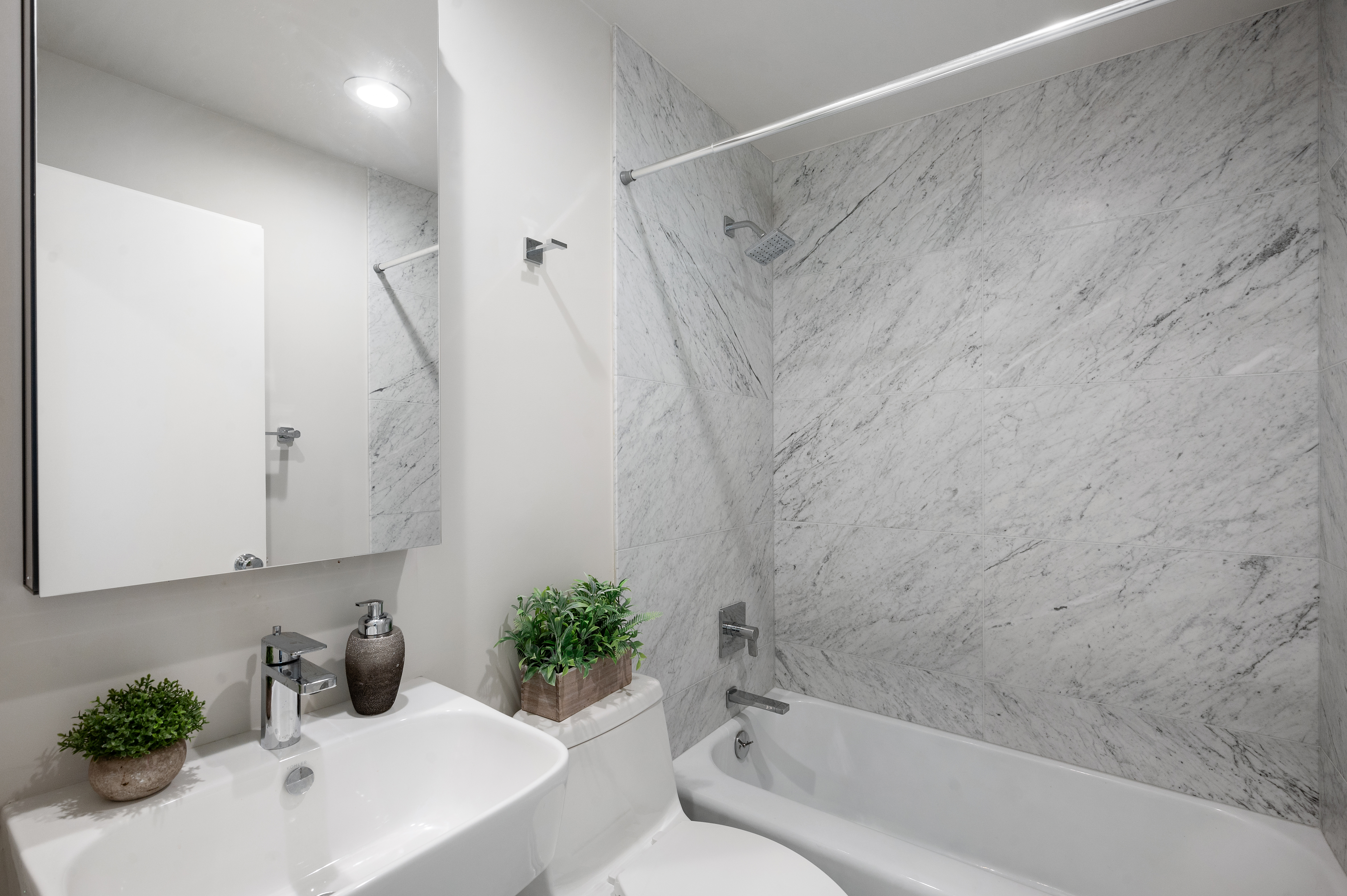 1170 Sacramento St #5A