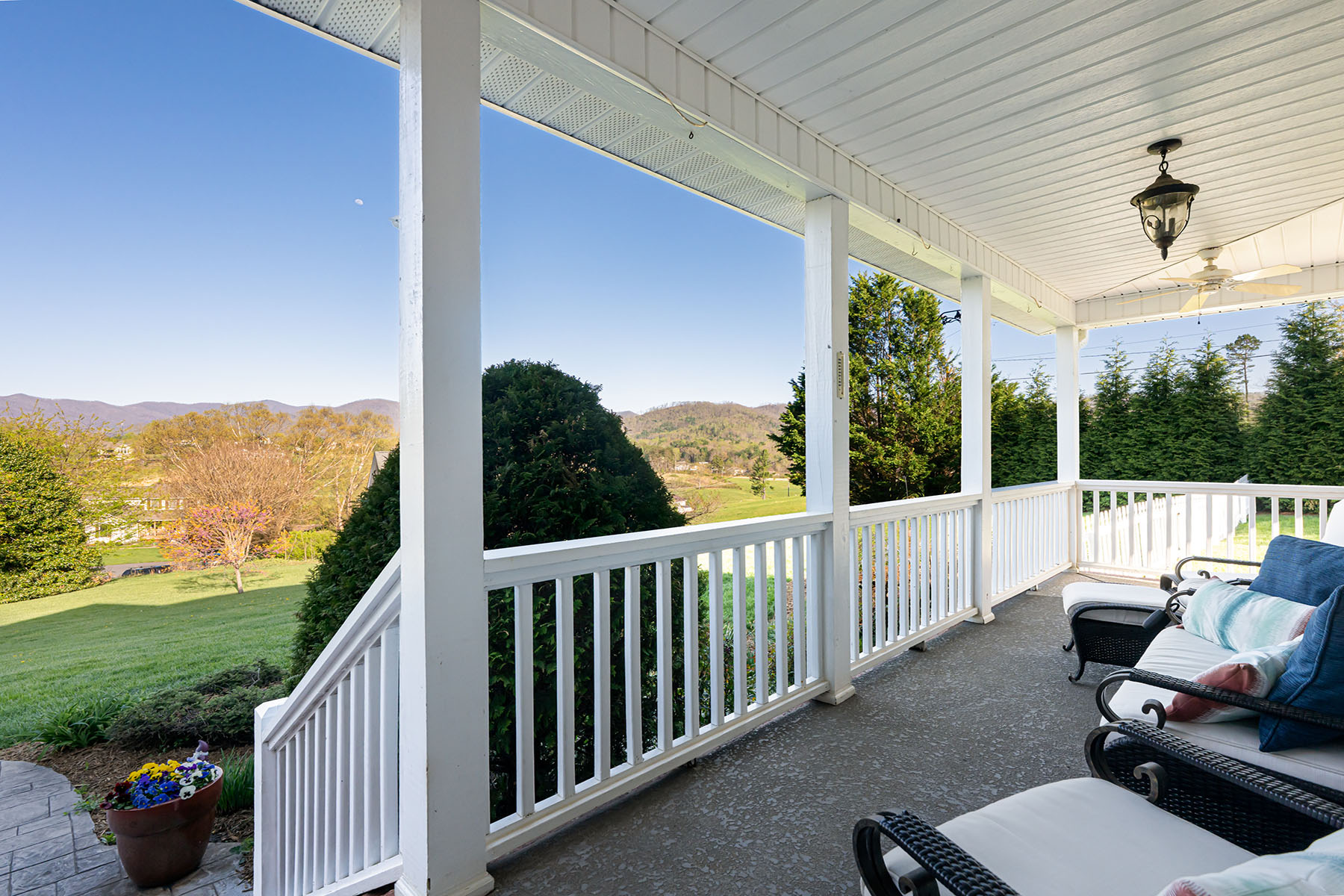9 Meadow Glen Drive