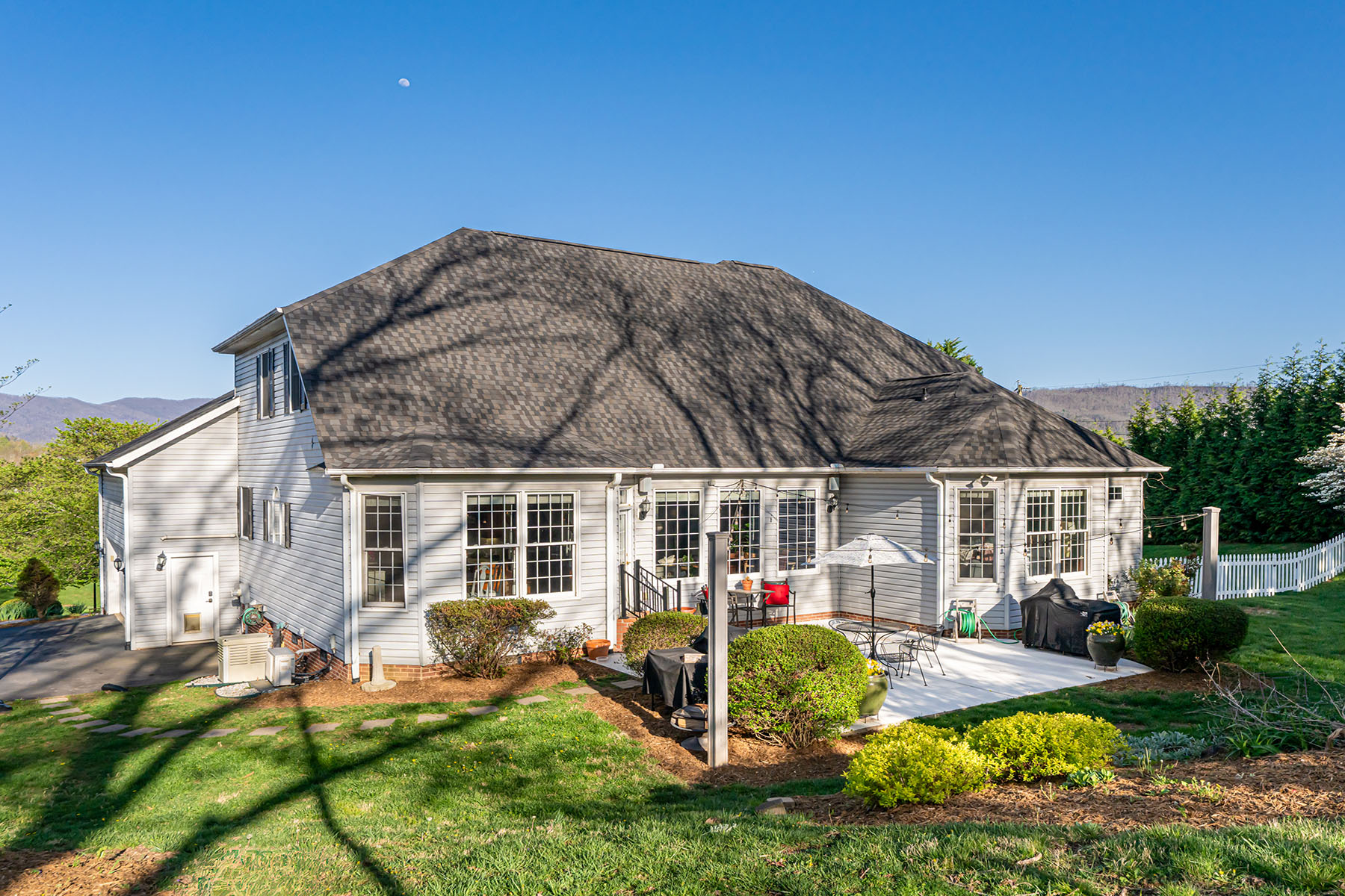 9 Meadow Glen Drive