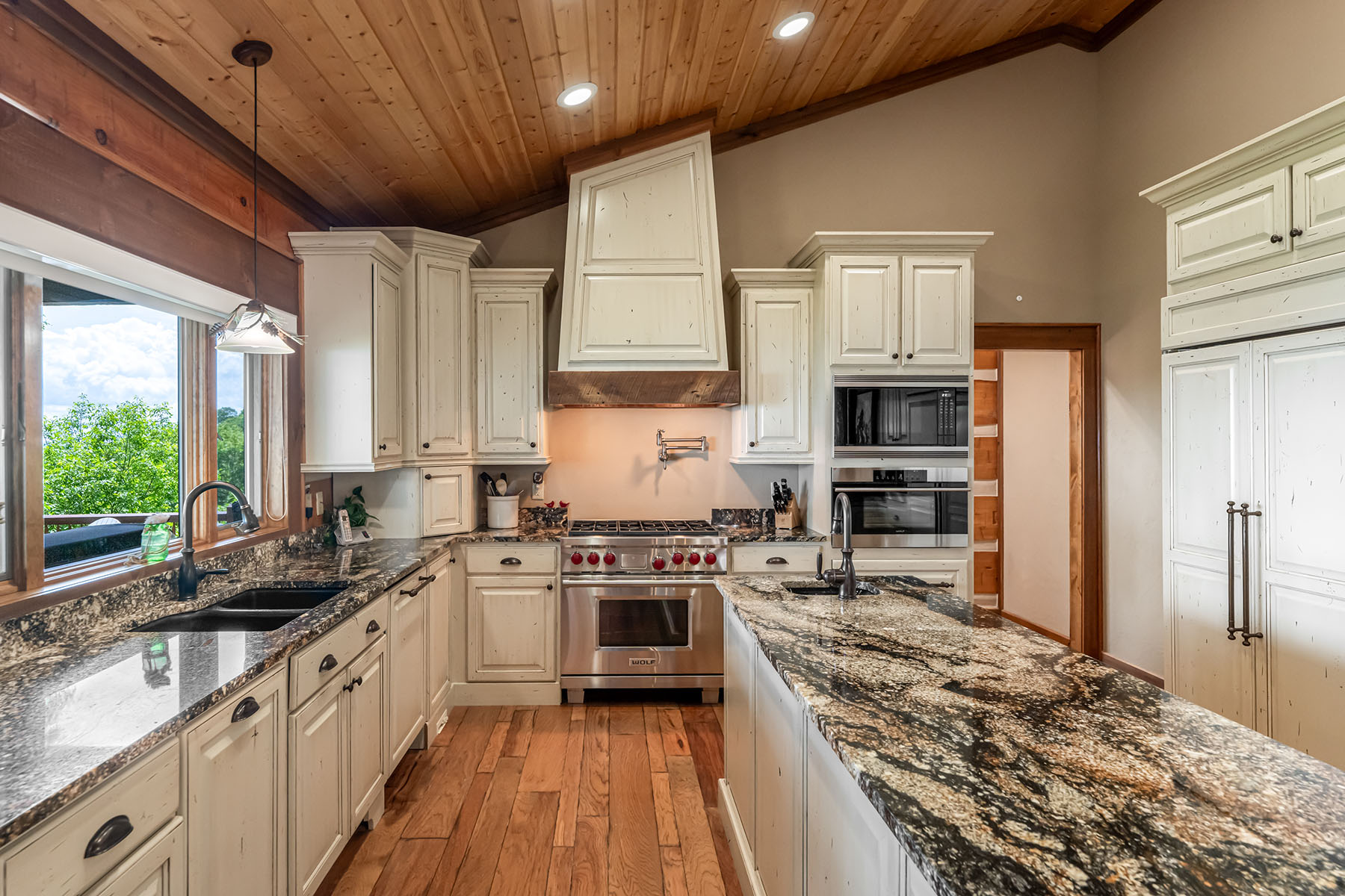 242 Anisidi Trail