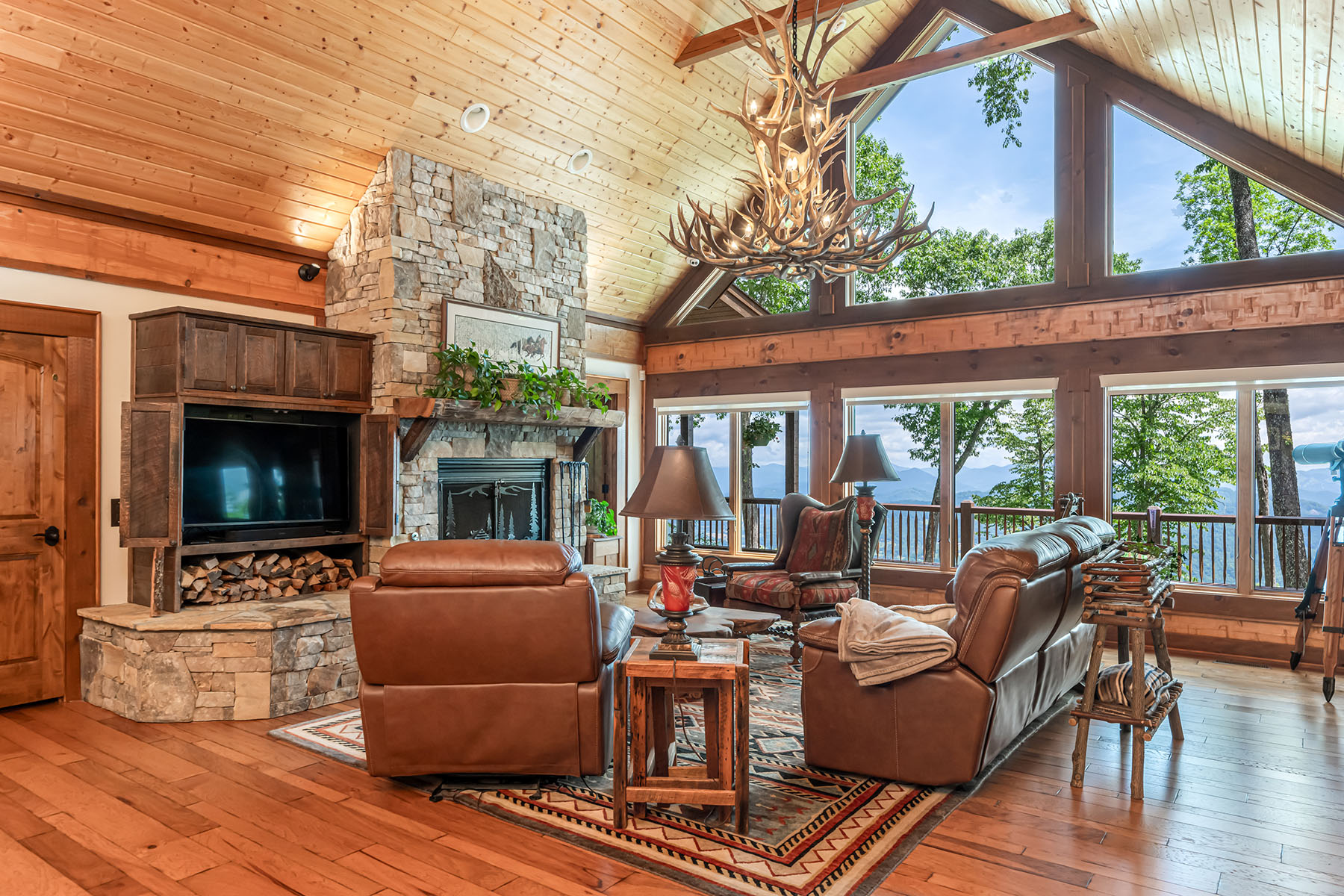 242 Anisidi Trail