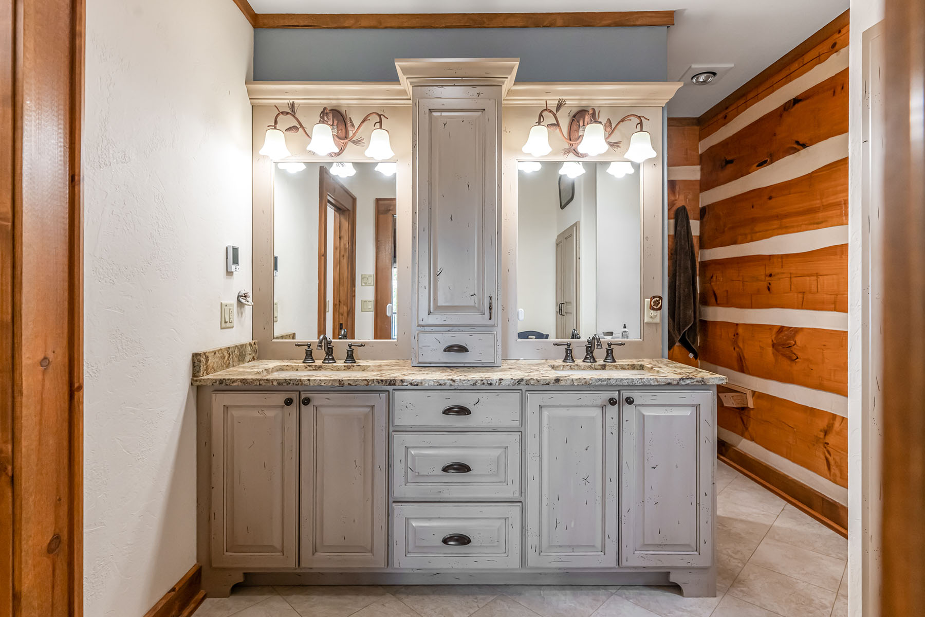 242 Anisidi Trail