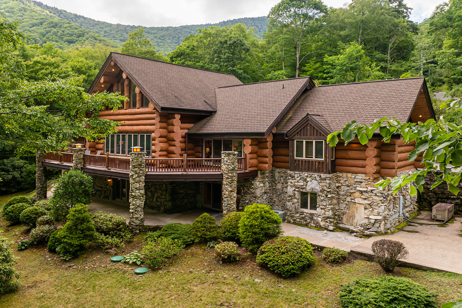 303 Flying Hawk Trail